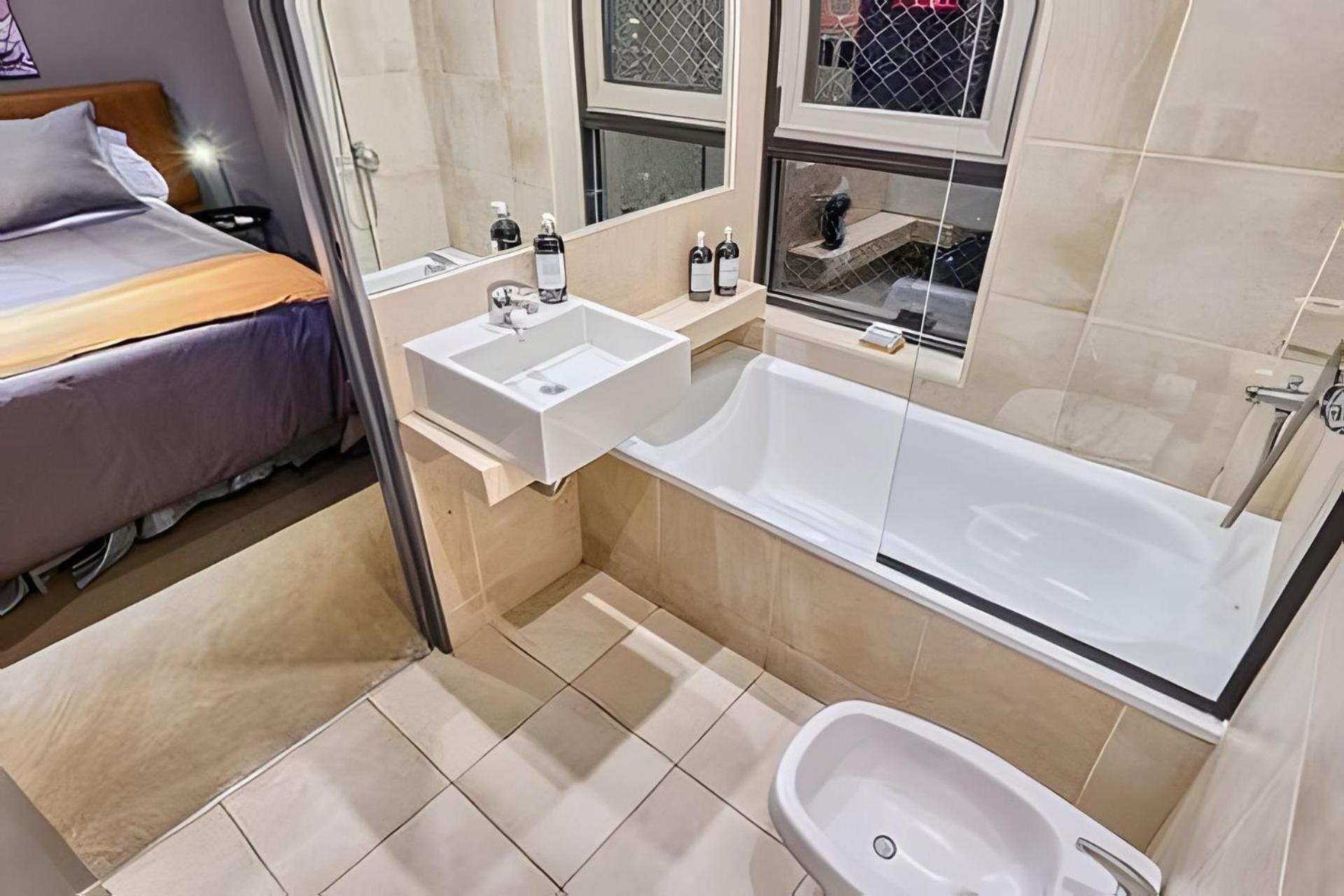 2 Suites Great Views, Pool, Gym in Best Location!