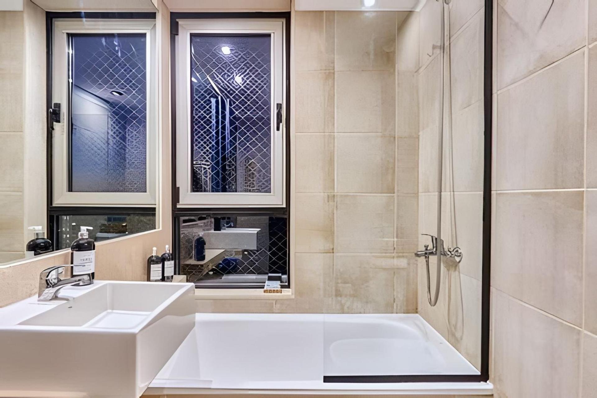 2 Suites Great Views, Pool, Gym in Best Location!