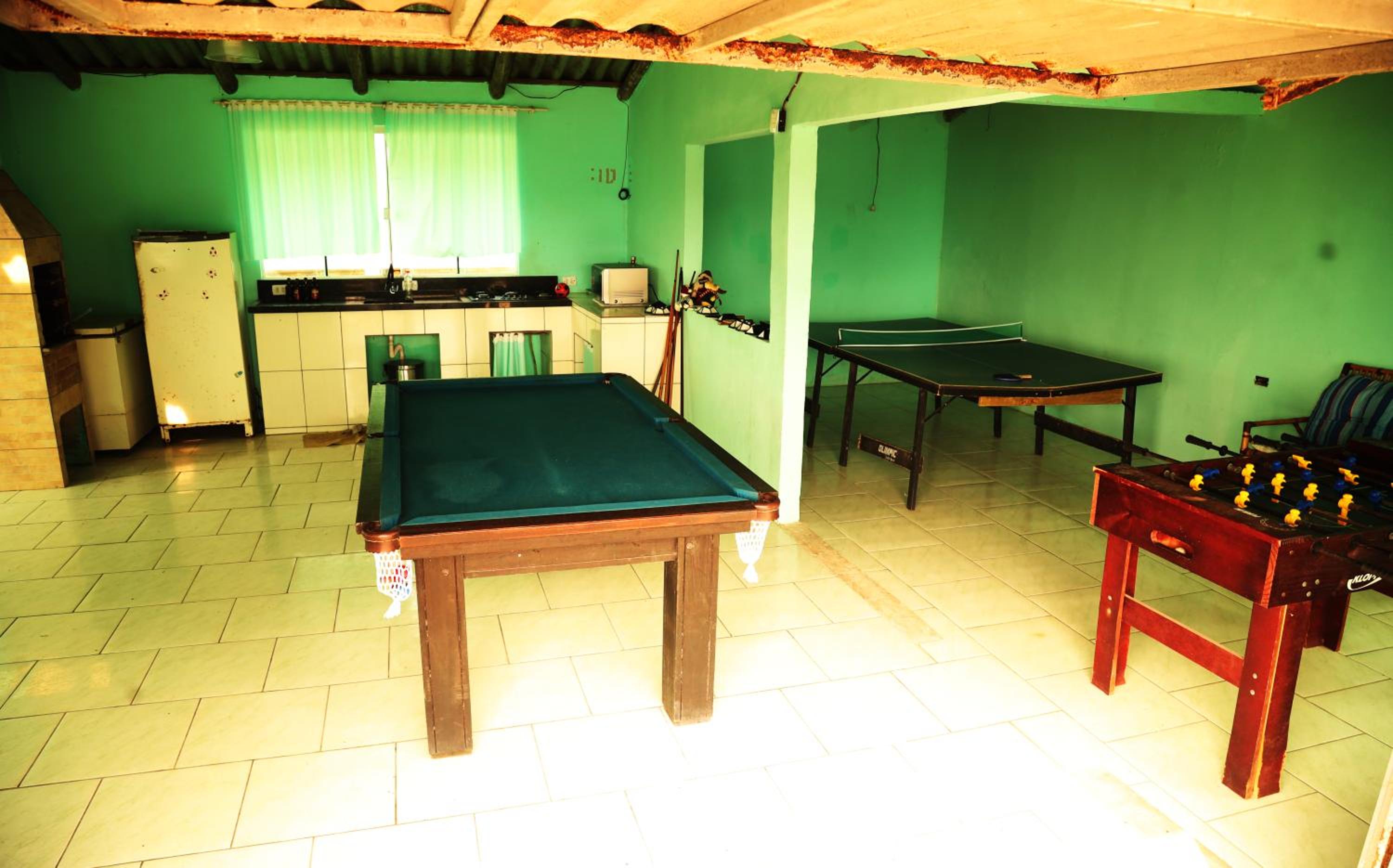 Chalé com Piscina Aquecida - a 200m do Mar, Vista Panorâmica da Praia, Sala de Jogos, Academia e Área de Churrasco