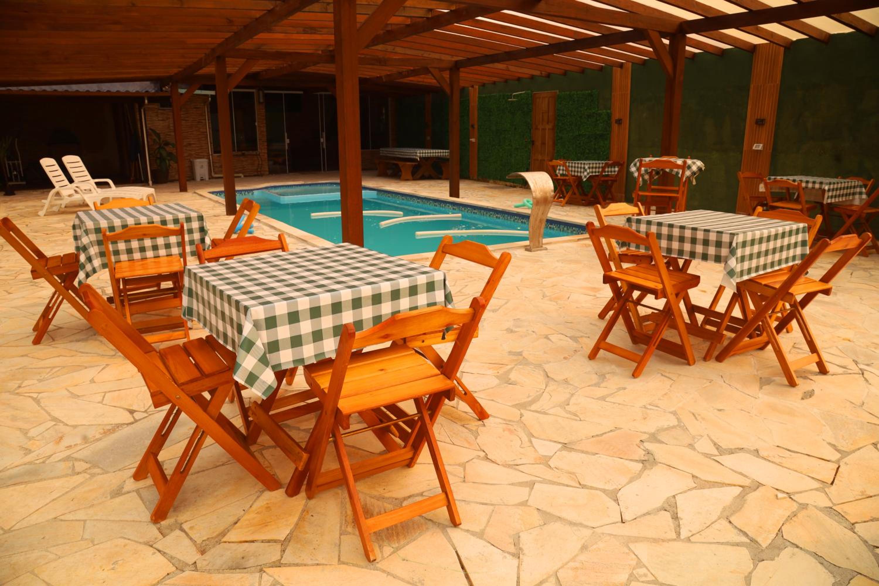 Chalé com Piscina Aquecida - a 200m do Mar, Vista Panorâmica da Praia, Sala de Jogos, Academia e Área de Churrasco