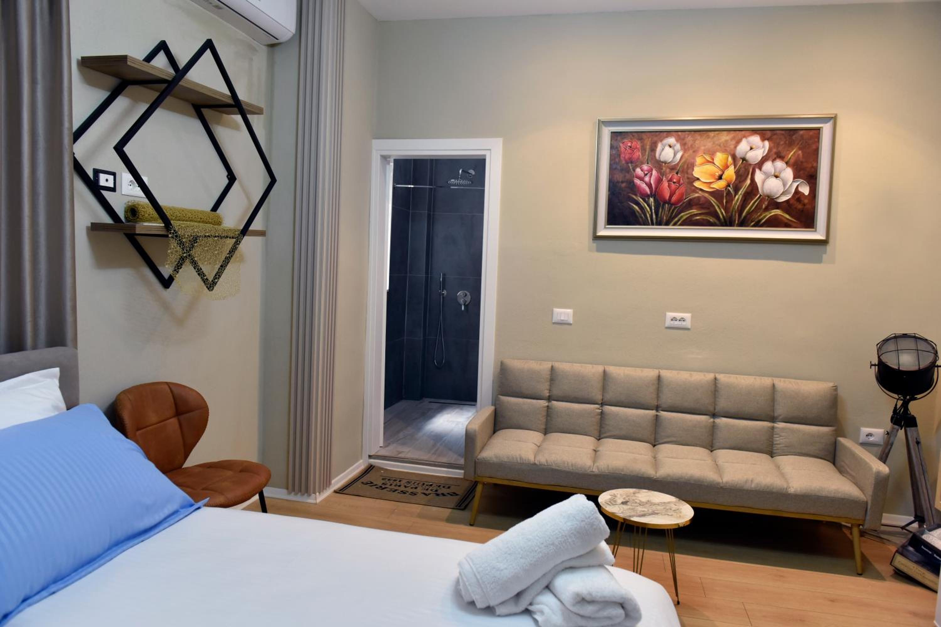 City Center Rooms and Apartments