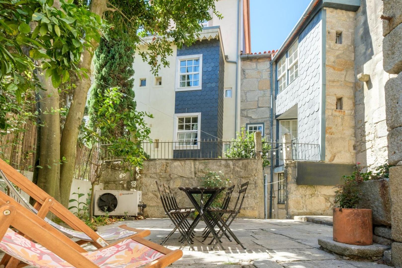 GuestReady - Historic Courtyard Townhouse view 4