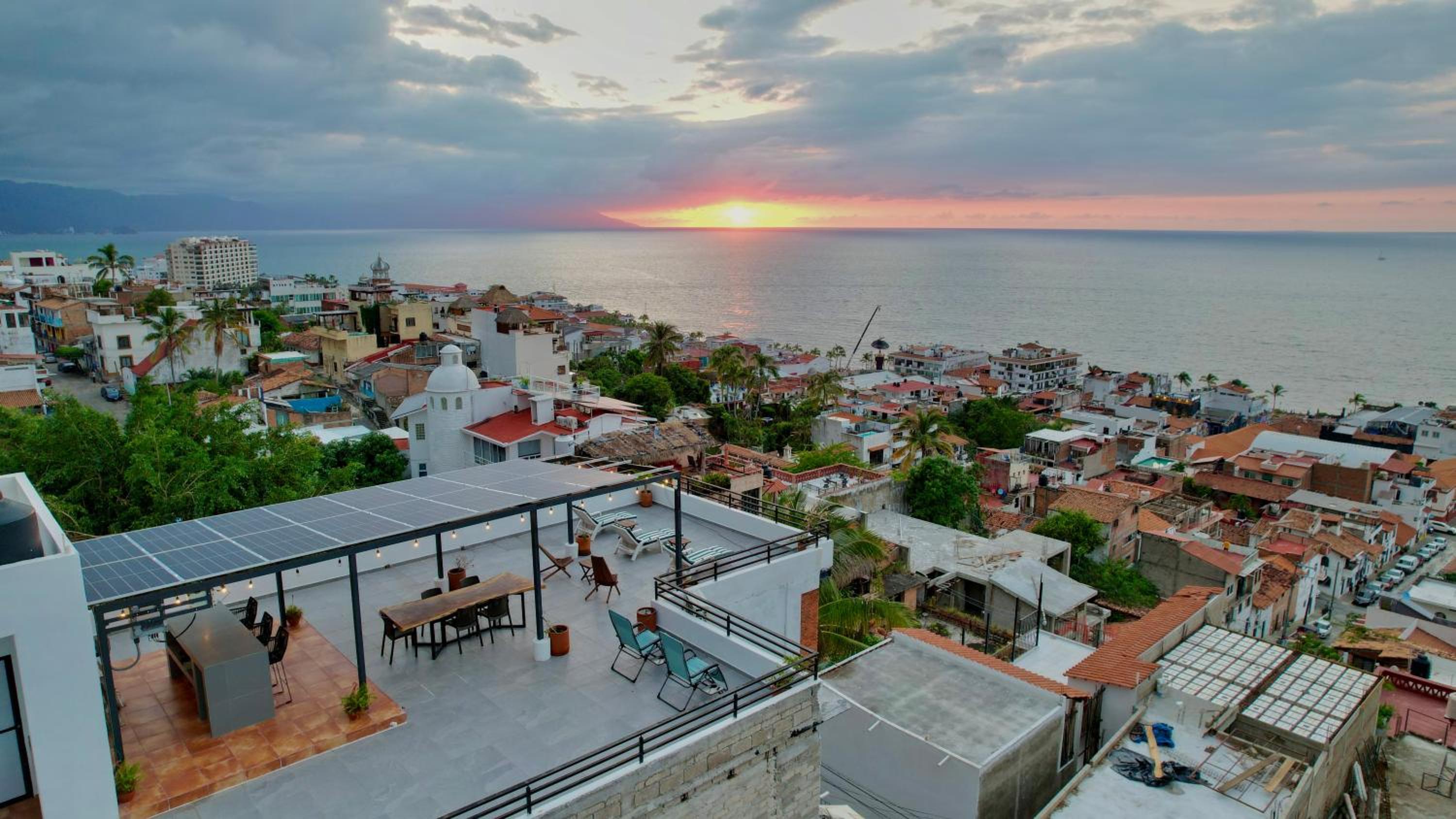 New Studio w/amazing ocean view view 3