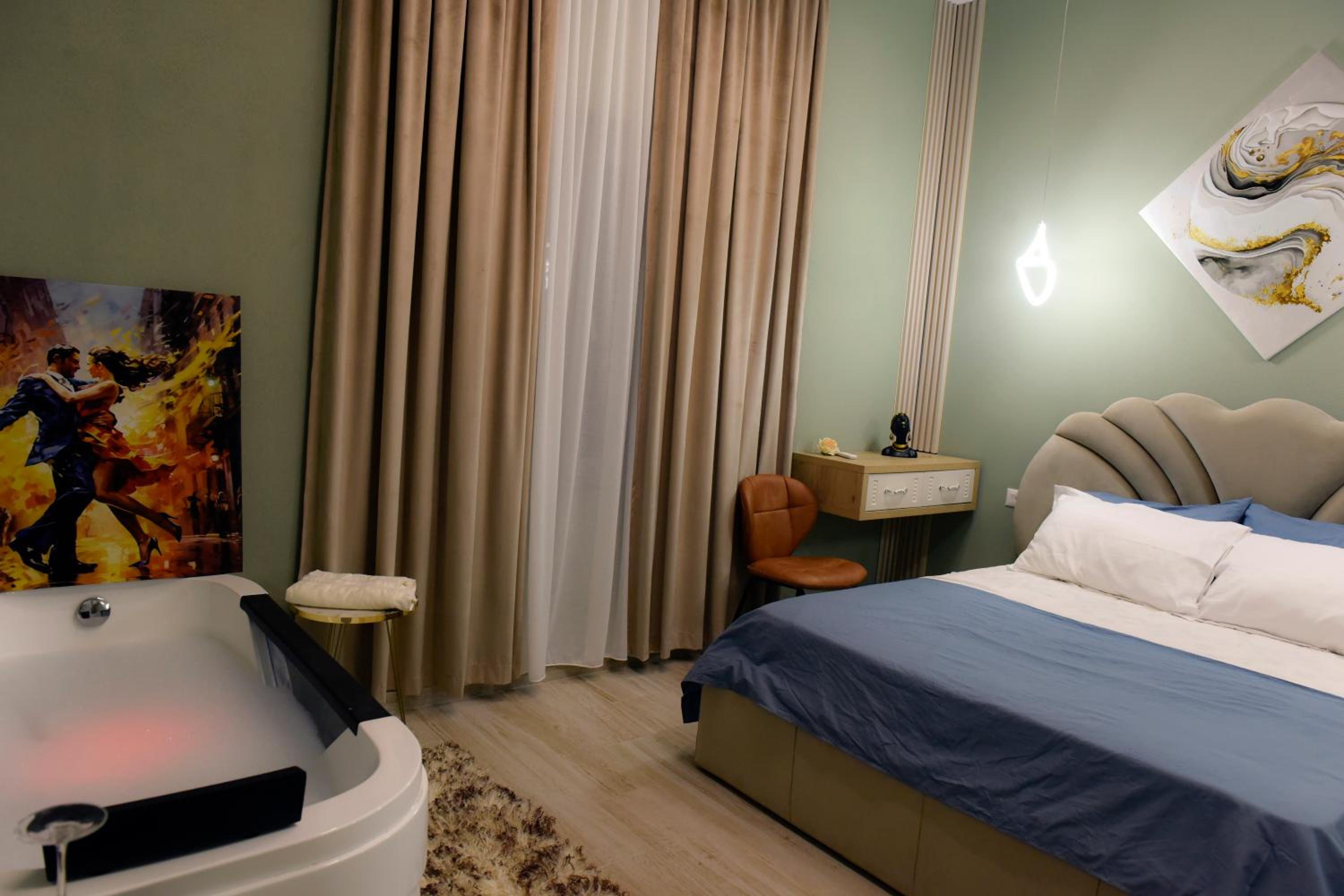 City Center Rooms and Apartments