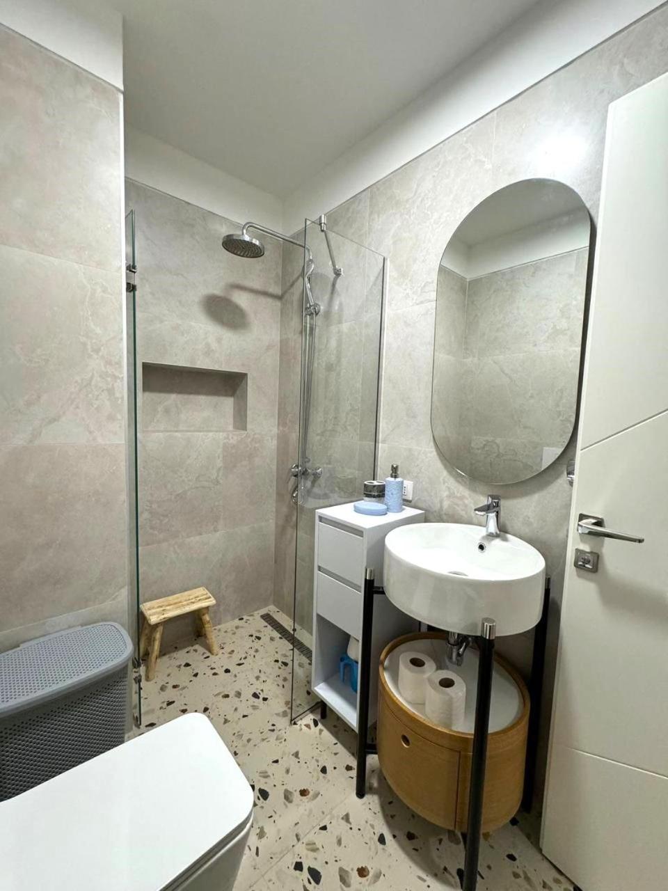 Angel's Luxury Heaven TAIWAN Tirana