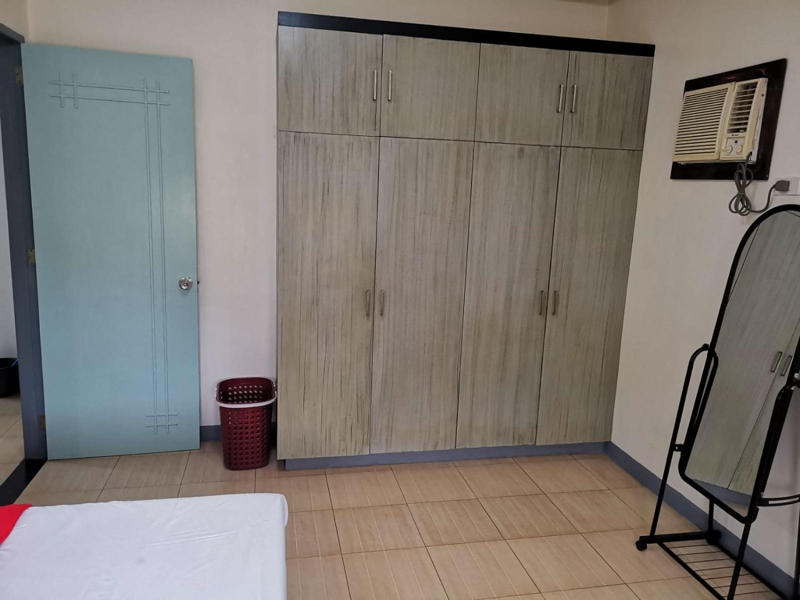 Double Room near walking street Angeles city view 3