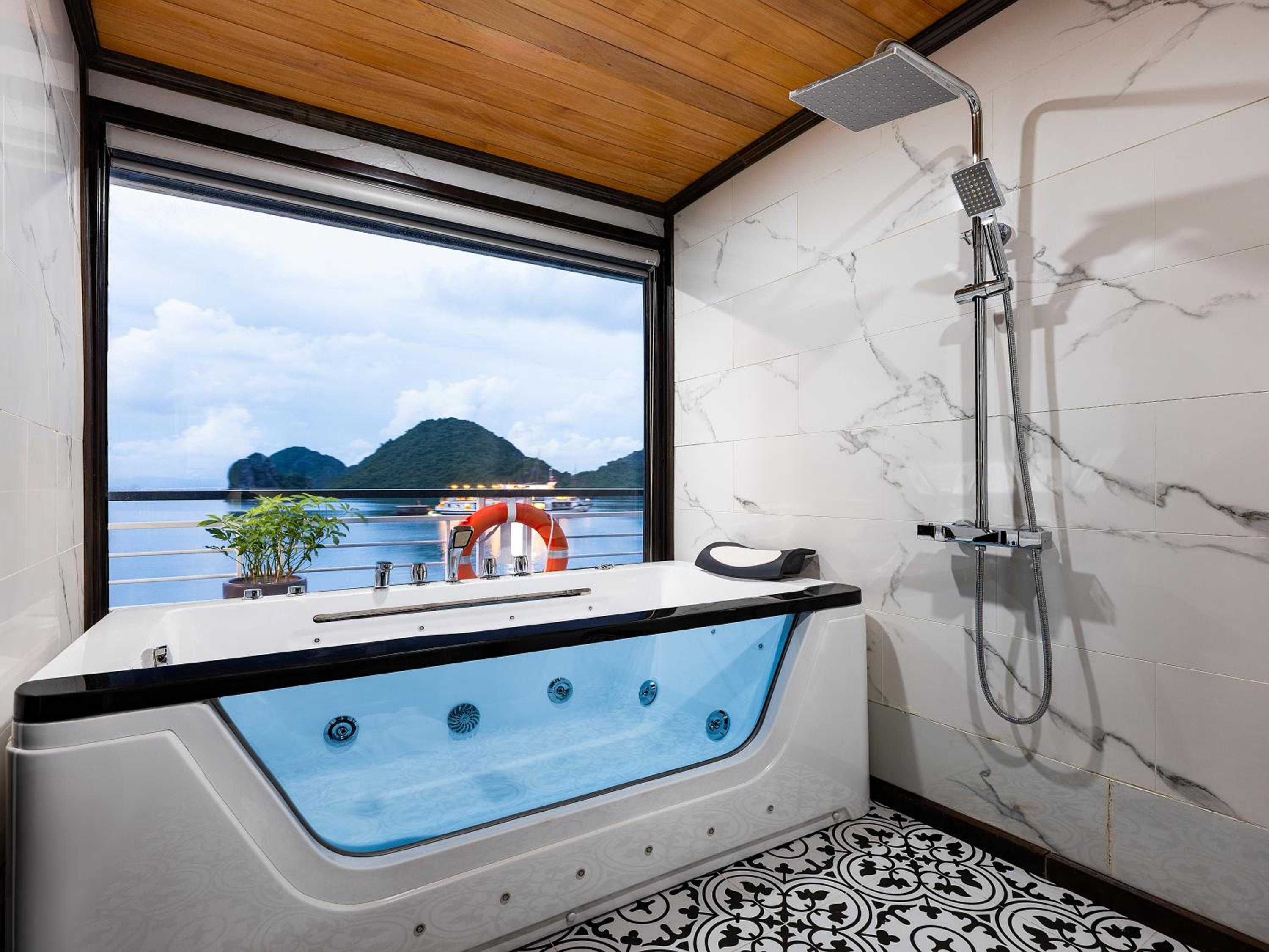 Aqua Elegance Cruise - Halong Bay by AHG