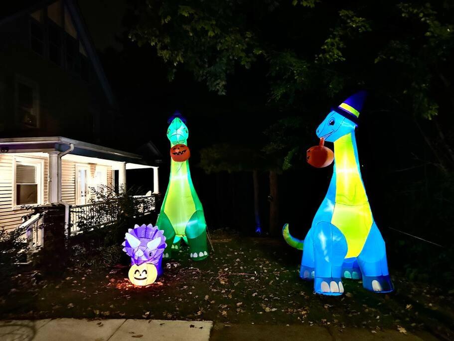 Family Fun Apt! Kid Friendly Loft, Coffee, Popcorn, Snowcones, Games, Poker