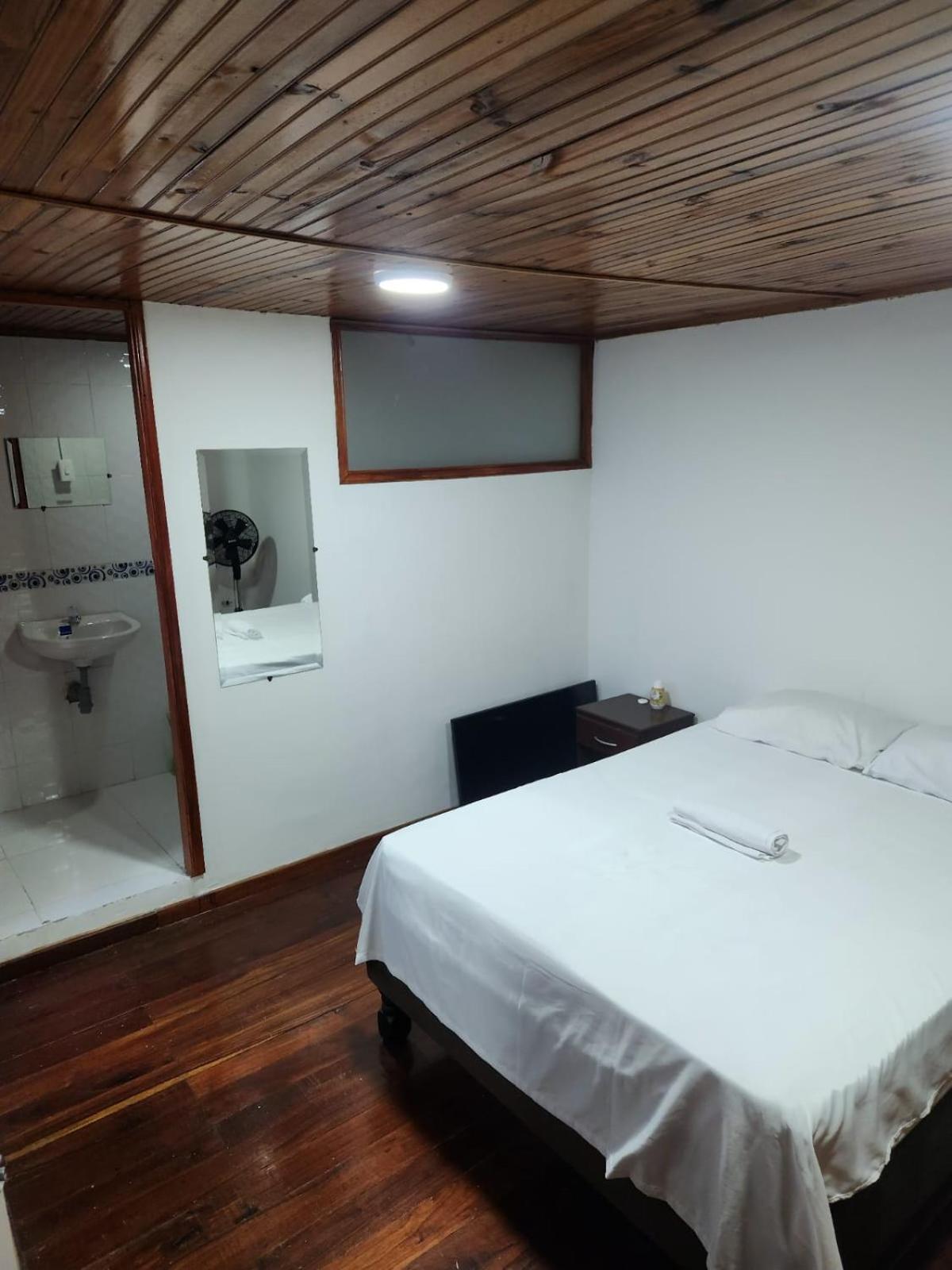 HOSTAL S Y S CANEY