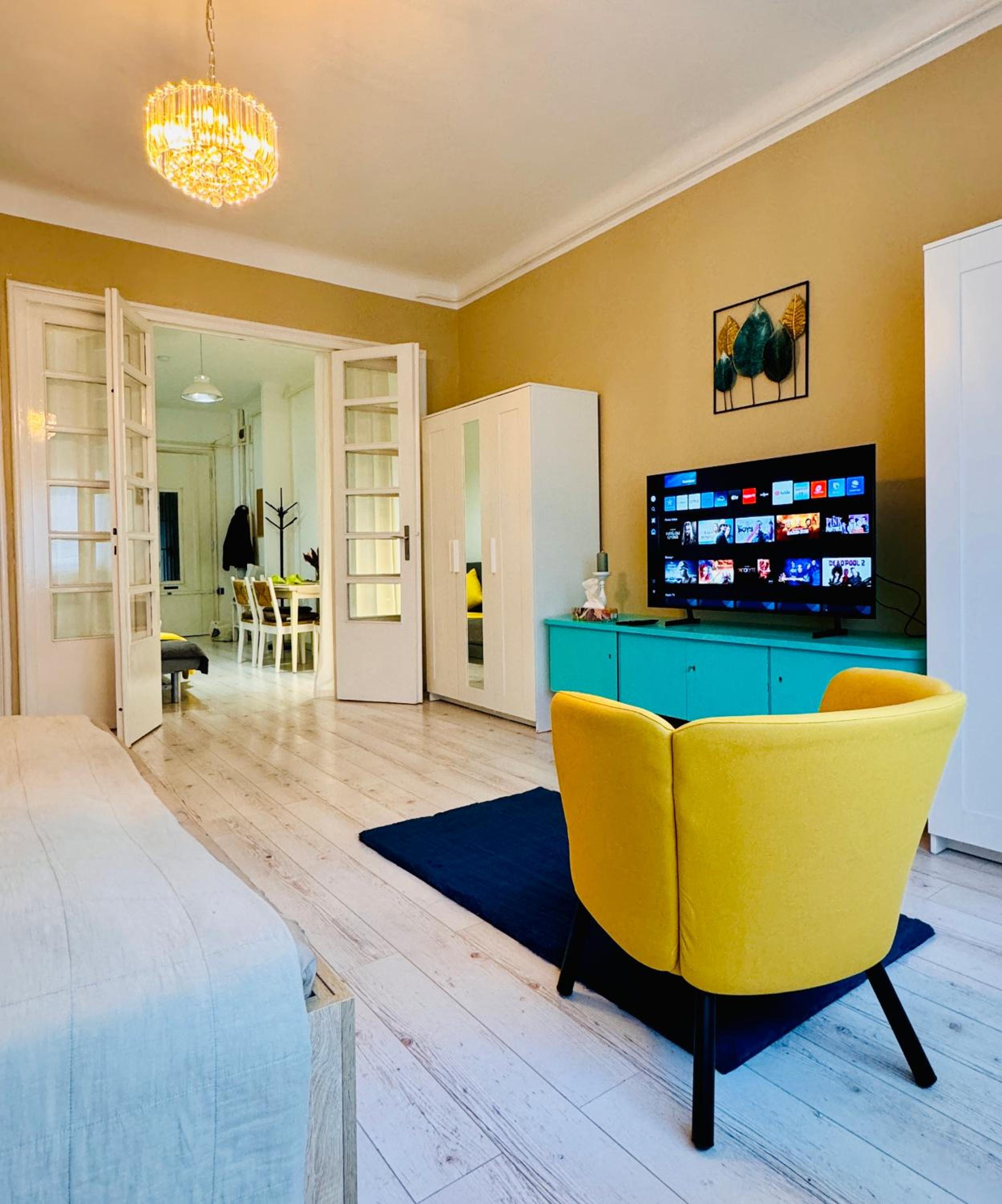 Central Comfort Oasis - District 9 view 5