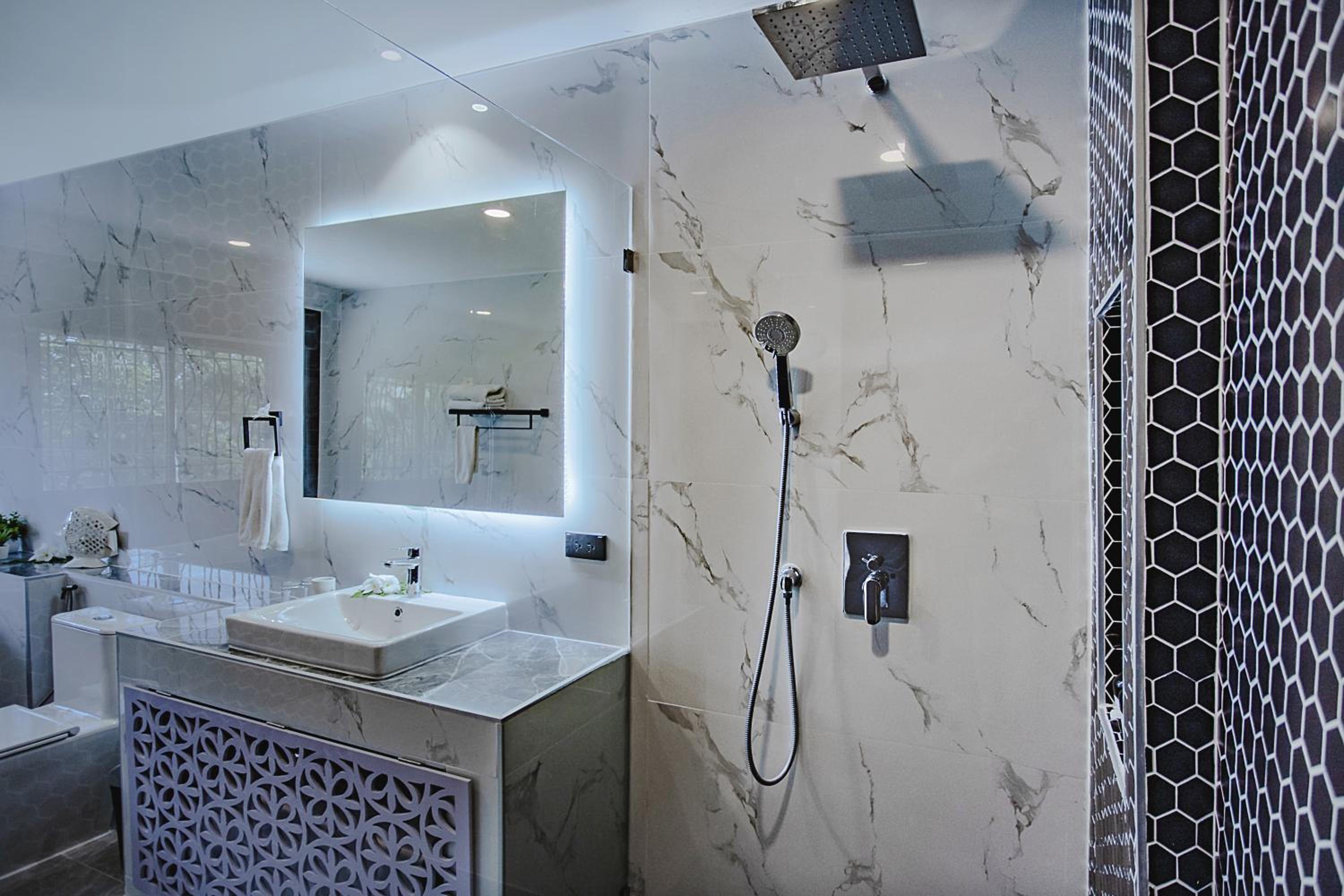 Baan Santhiya Private Pool Villas - Hotel style service with Free Tuk Tuk
