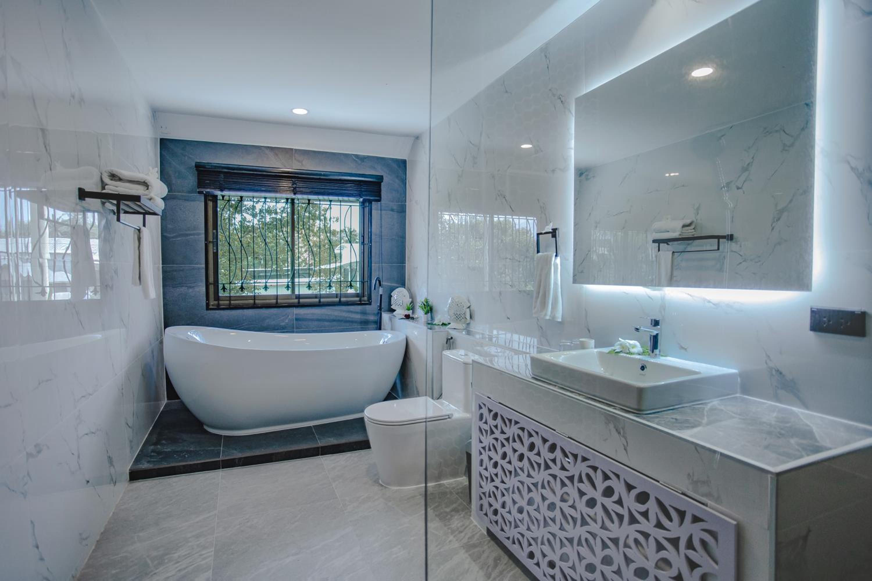 Baan Santhiya Private Pool Villas - Hotel style service with Free Tuk Tuk