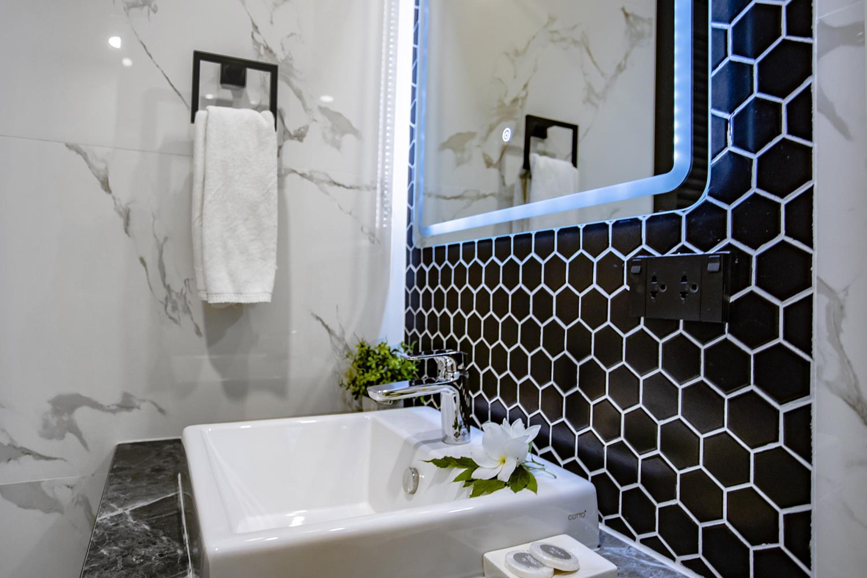 Baan Santhiya Private Pool Villas - Hotel style service with Free Tuk Tuk