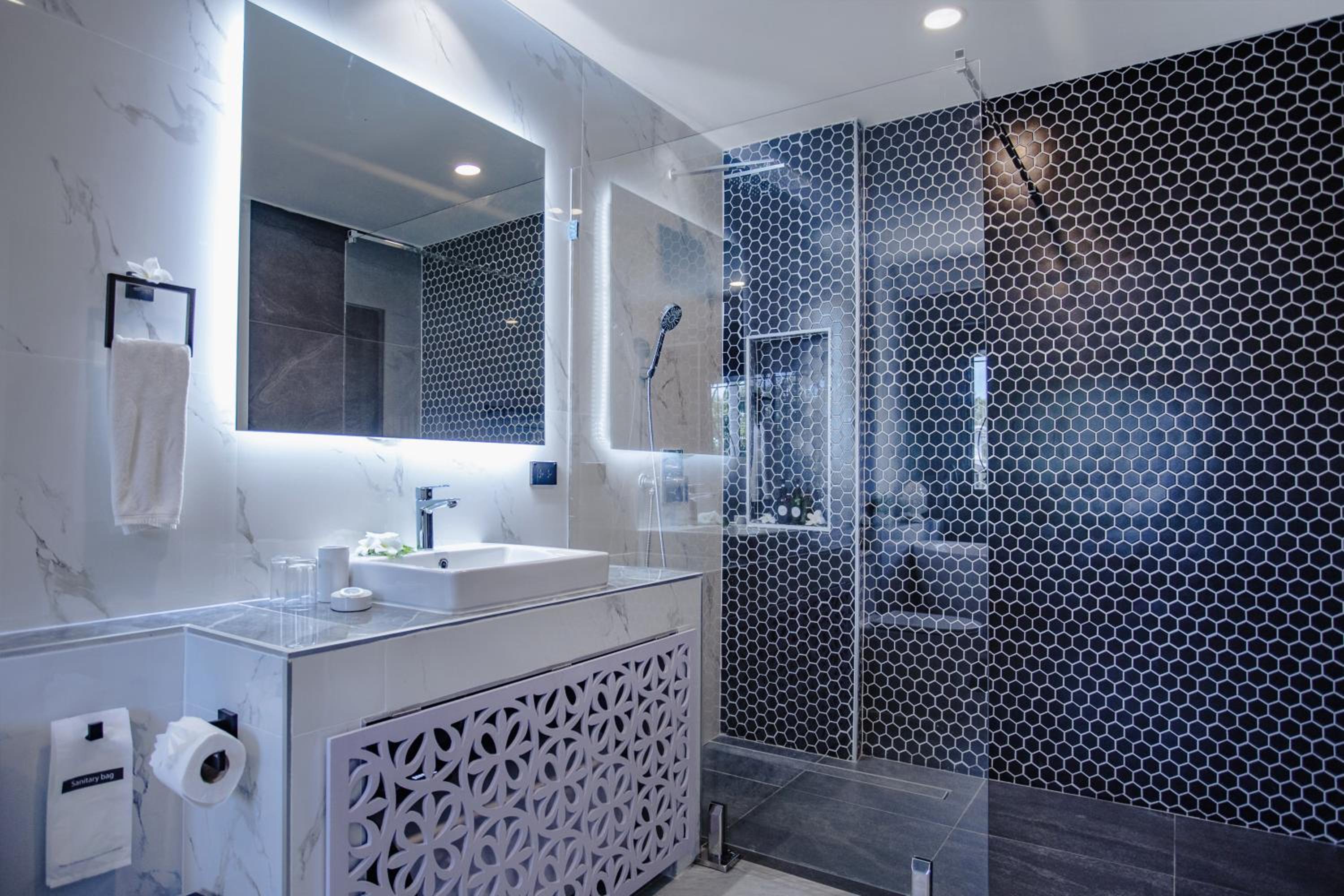 Baan Santhiya Private Pool Villas - Hotel style service with Free Tuk Tuk