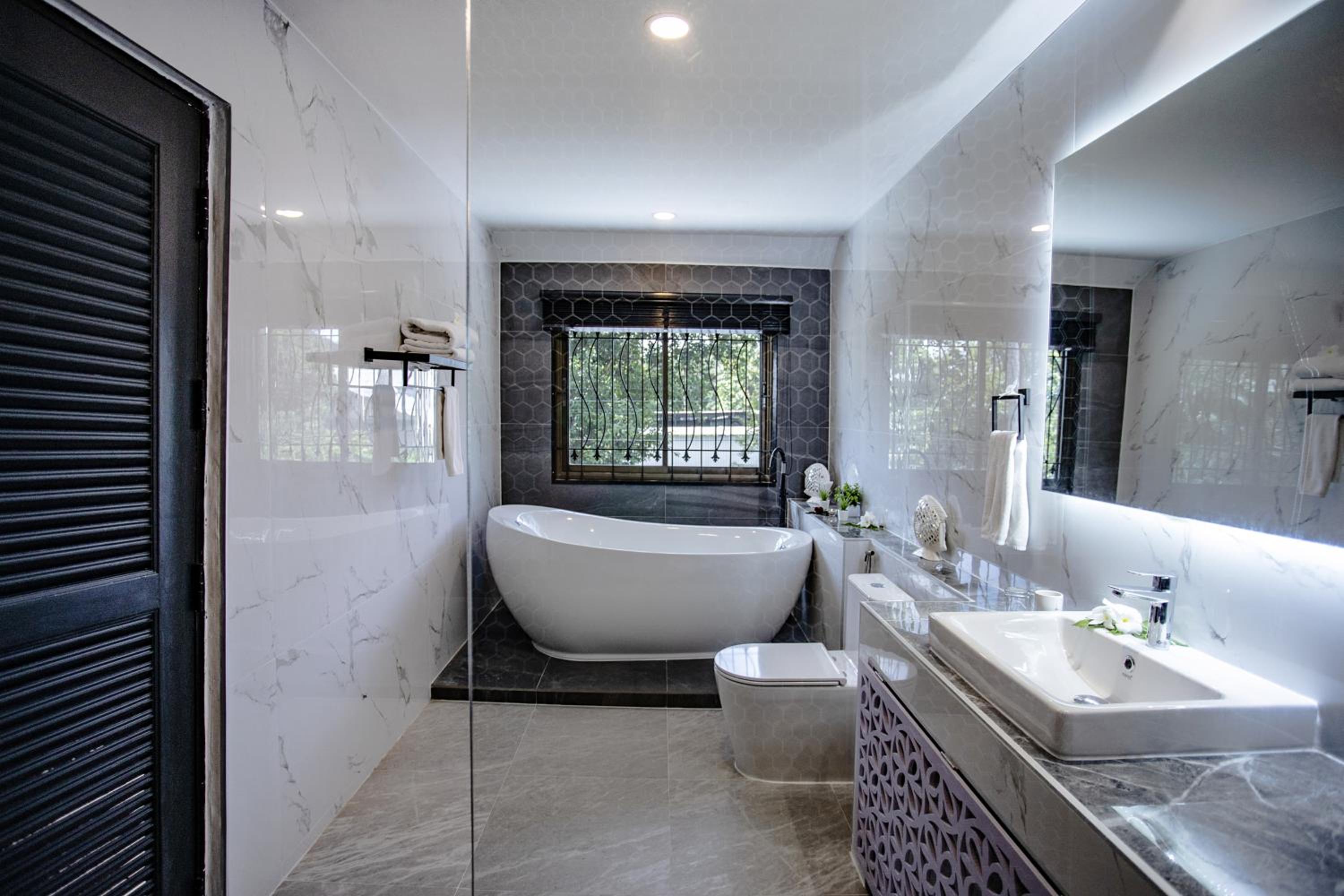 Baan Santhiya Private Pool Villas - Hotel style service with Free Tuk Tuk