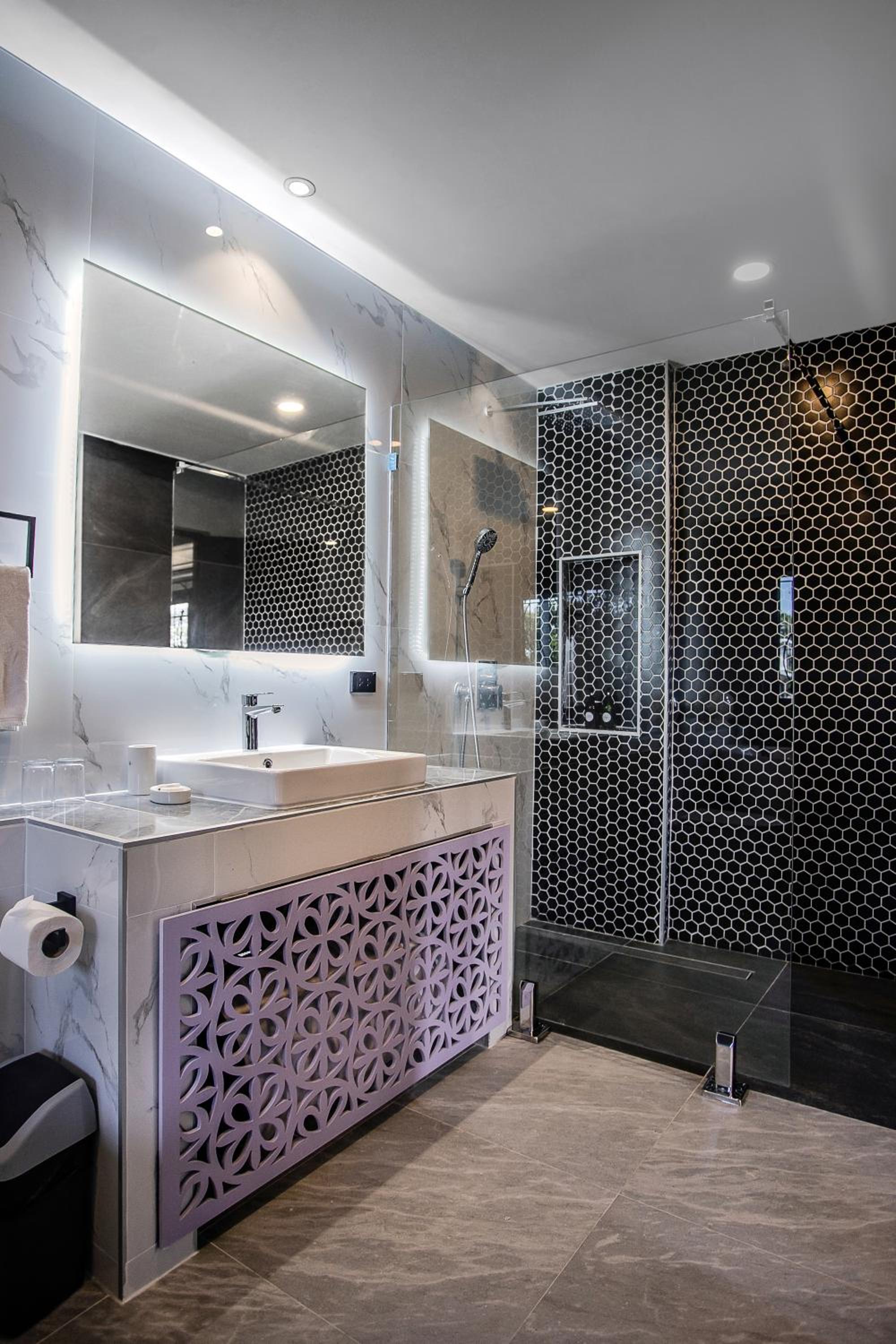 Baan Santhiya Private Pool Villas - Hotel style service with Free Tuk Tuk