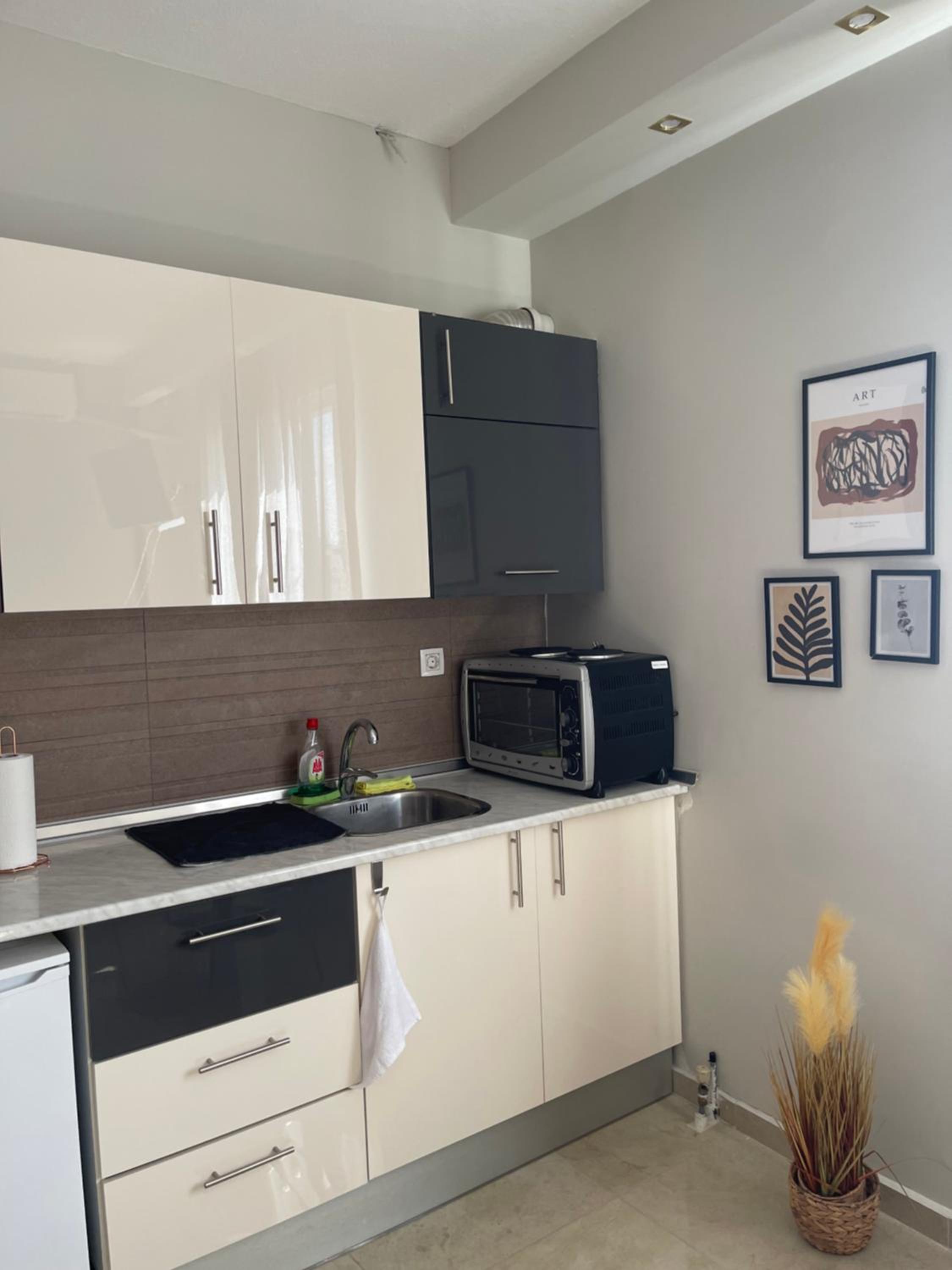 Sunny apartment photo 3