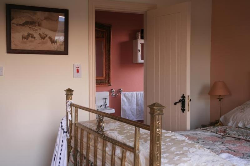 Herons Cove Cottage - Property Image 10