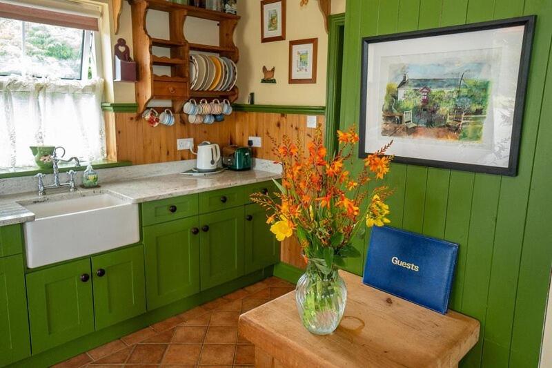 Herons Cove Cottage - Property Image 8