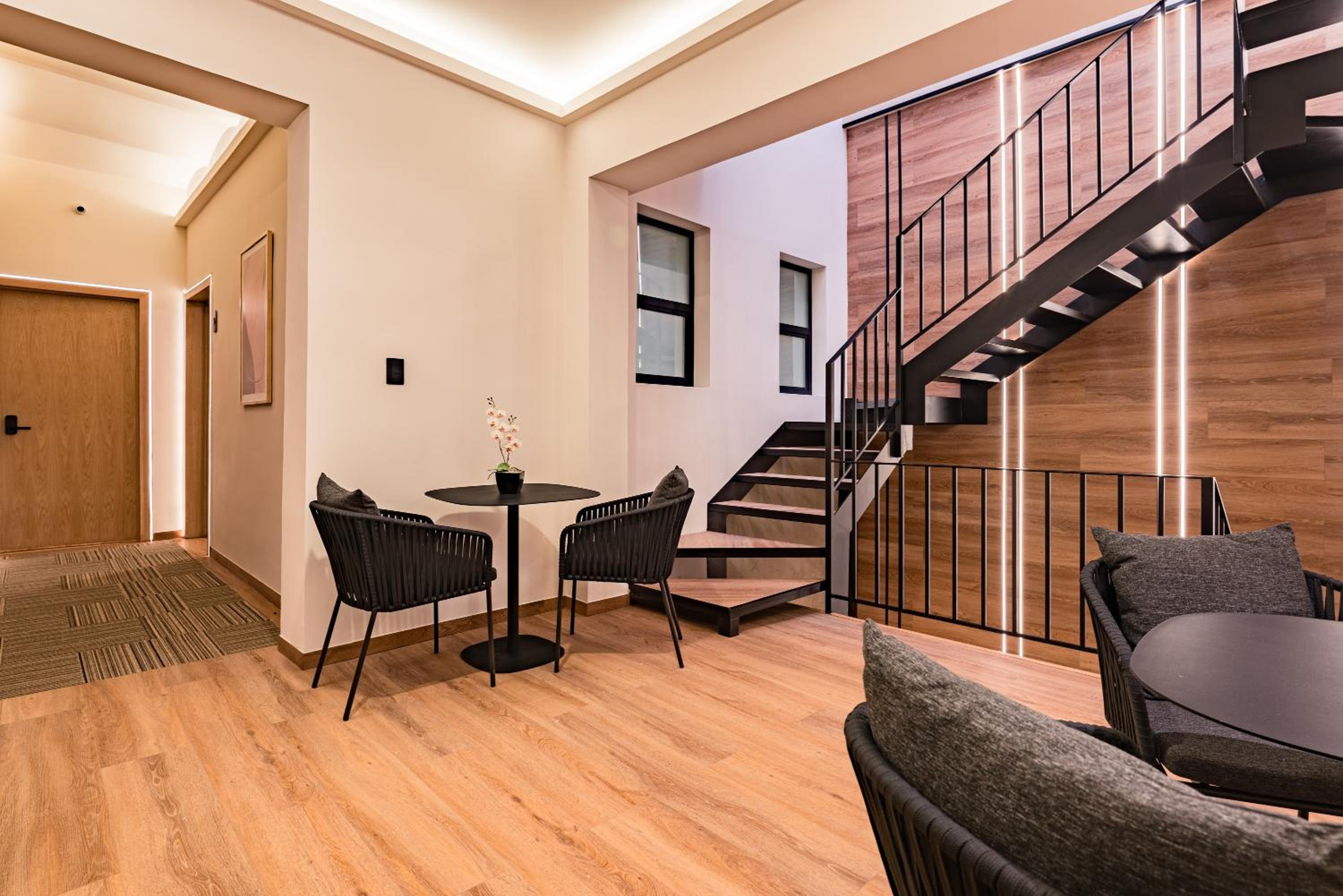 Suites Monterrey by Escajal Rooms view 3