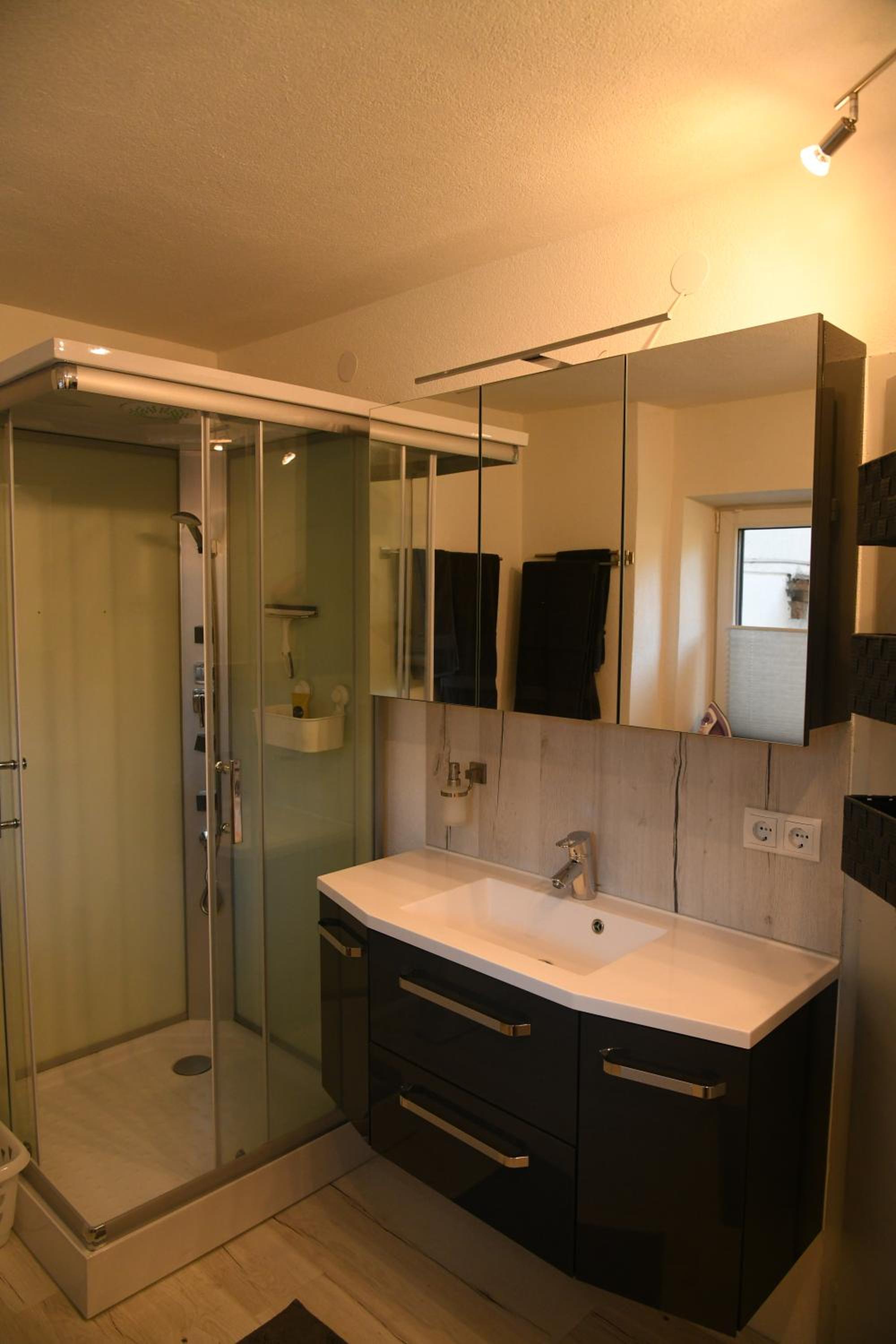 Conveniently Located Alpine Apartment