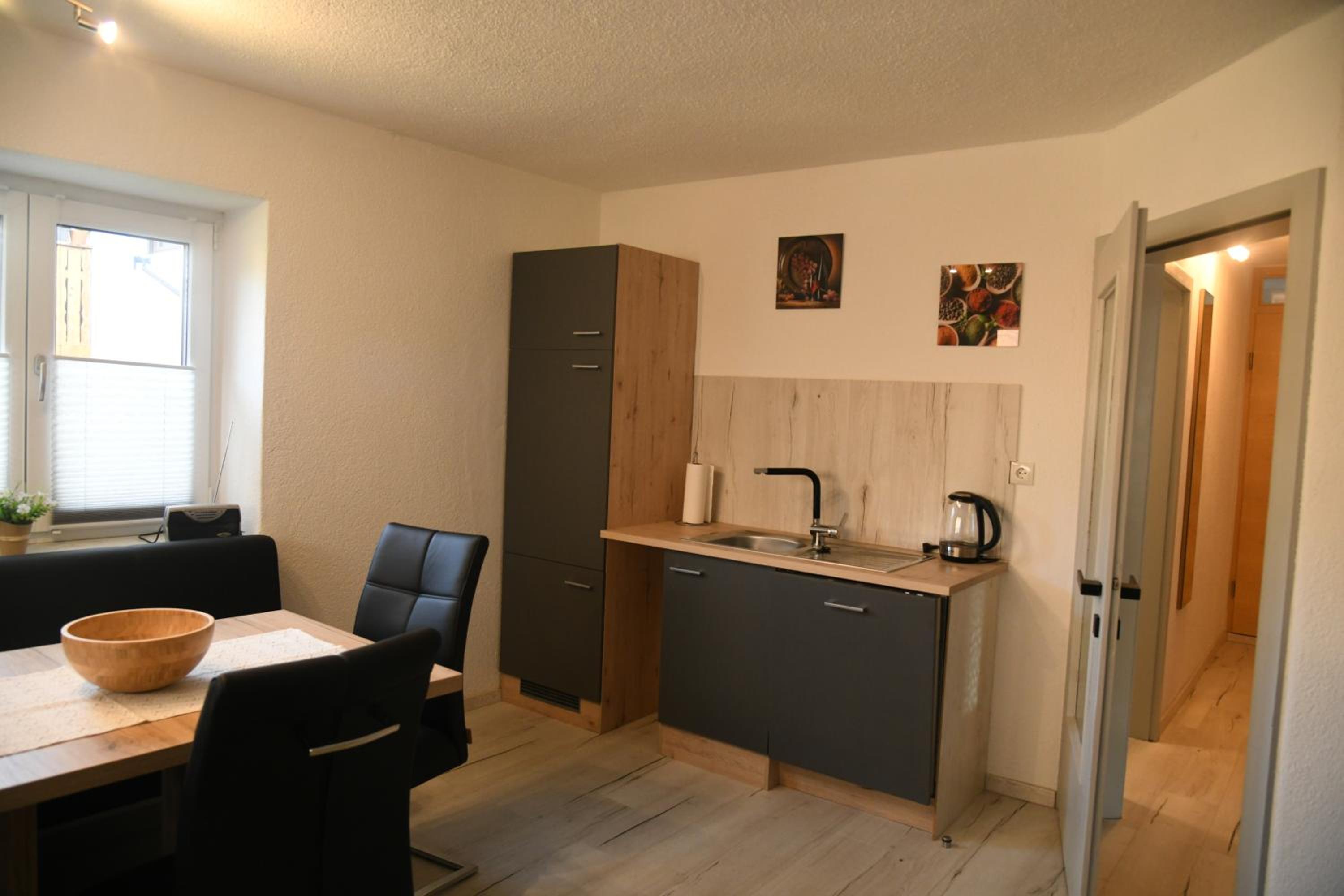 Conveniently Located Alpine Apartment