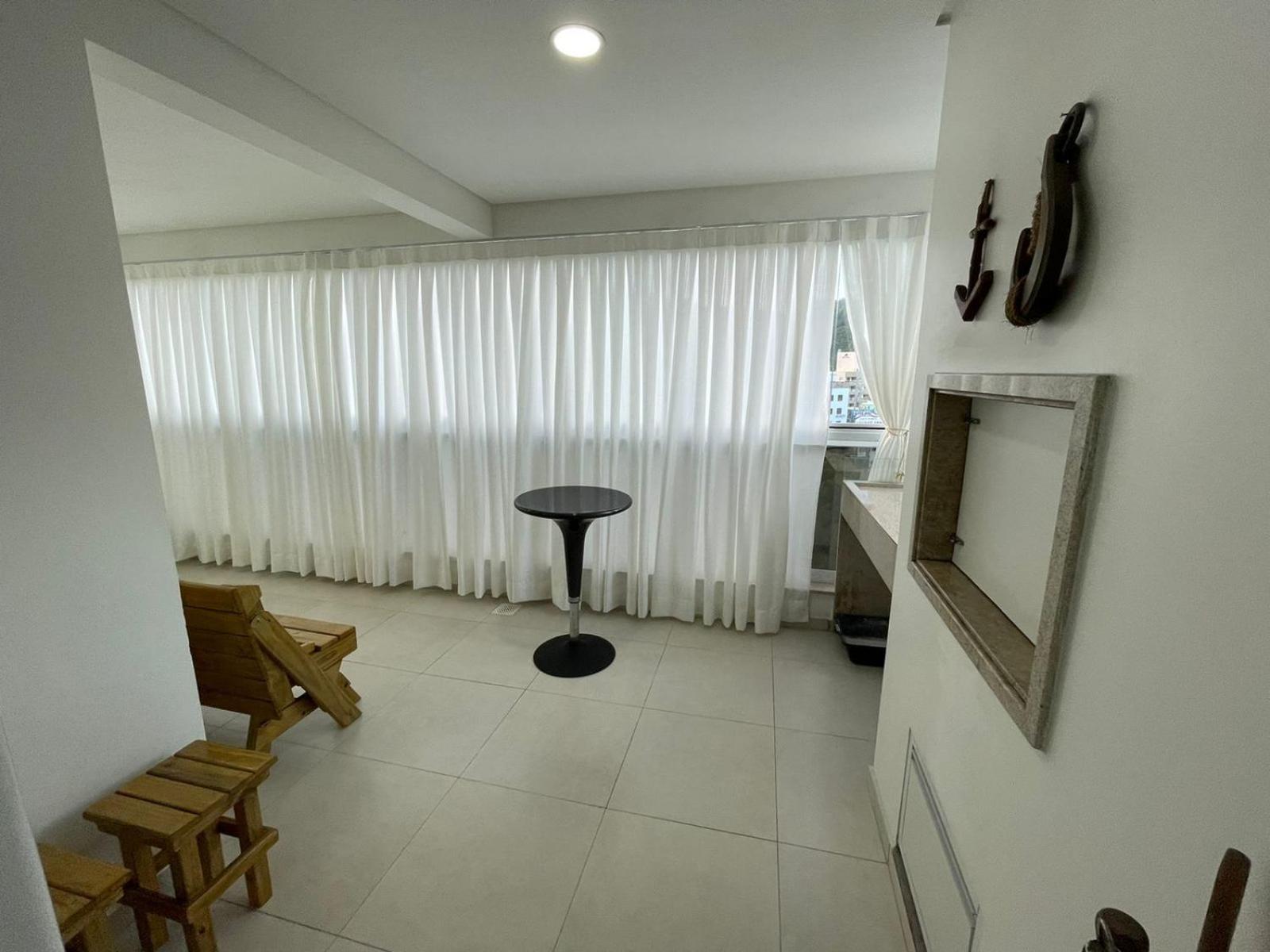 Cód 61 - Excelente apartamento com 2 suítes
