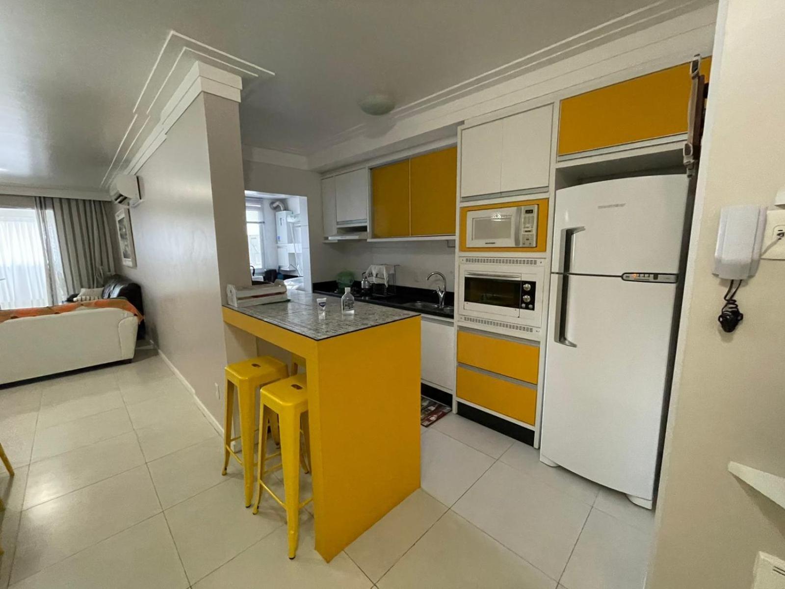 Cód 61 - Excelente apartamento com 2 suítes