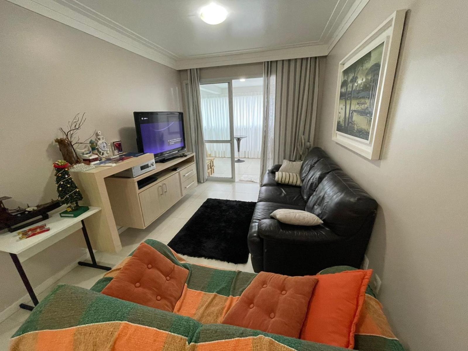 Cód 61 - Excelente apartamento com 2 suítes