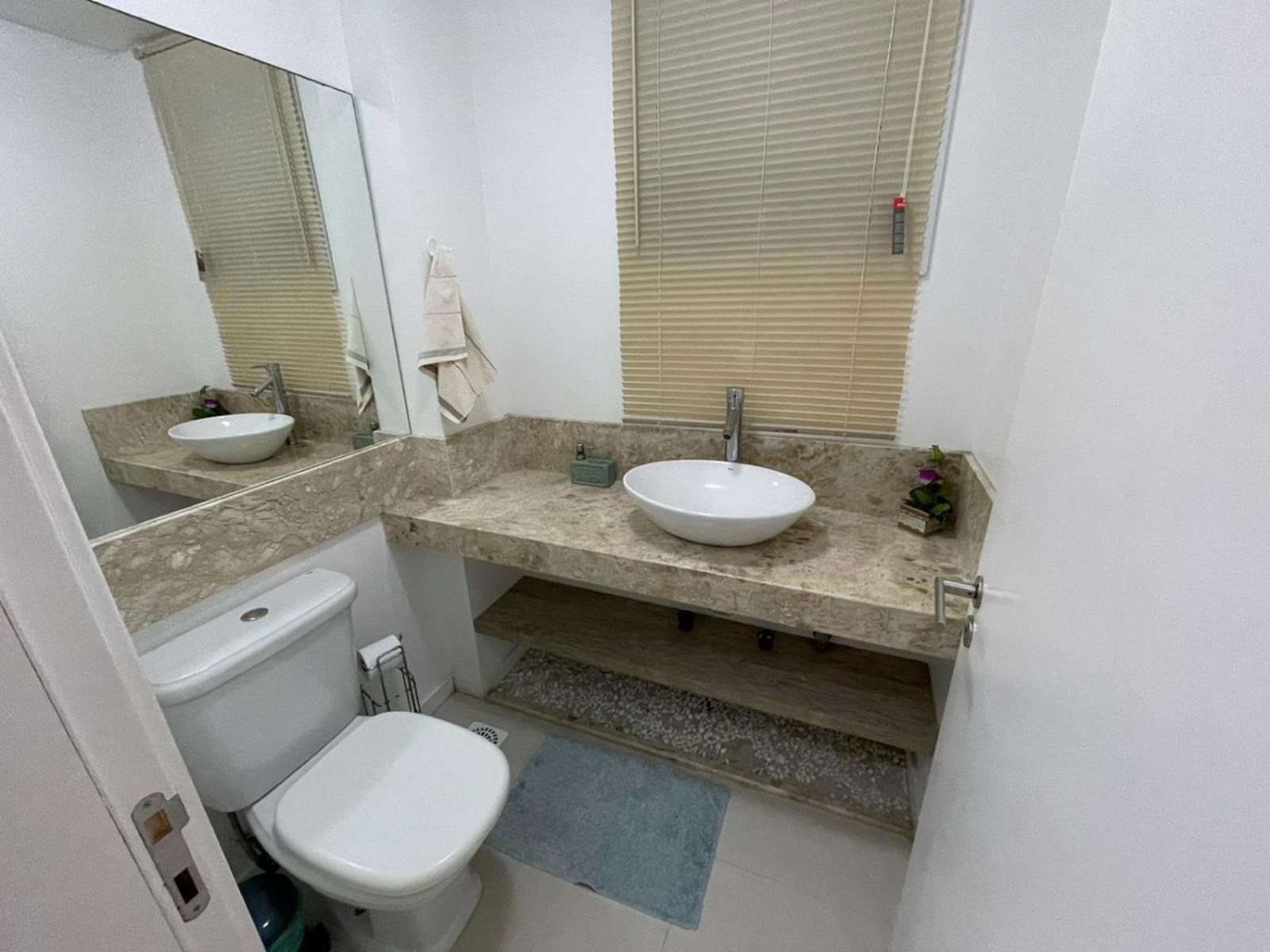 Cód 61 - Excelente apartamento com 2 suítes