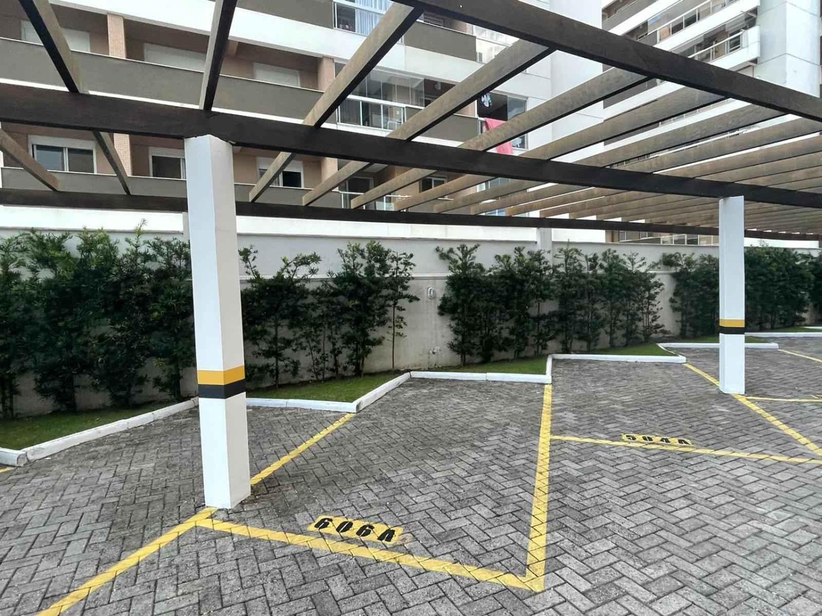 Cód 61 - Excelente apartamento com 2 suítes