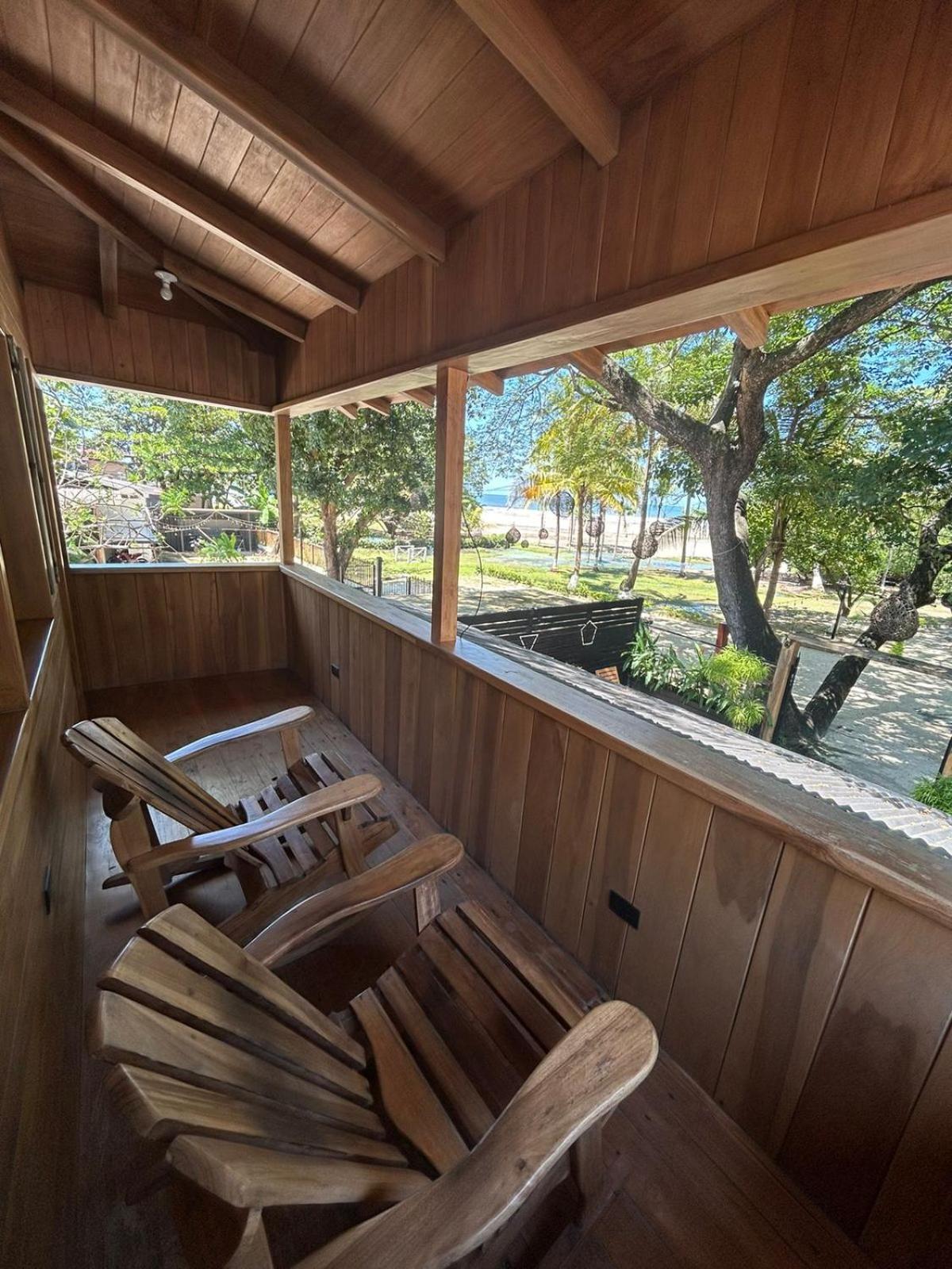 Casa Aura Beachfront B&B