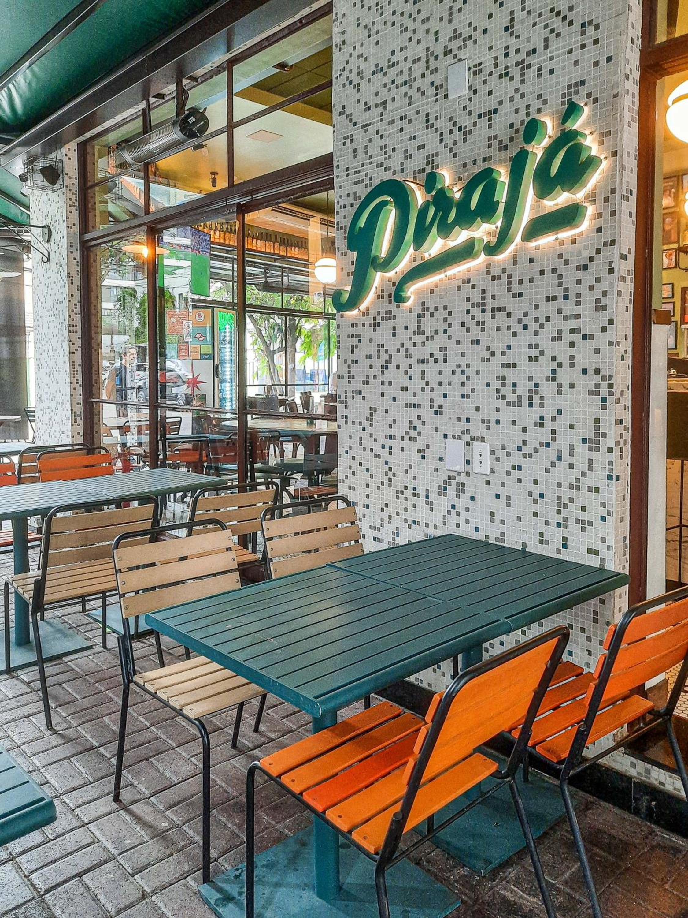 Predio com rooftop e cafe da manha ao lado da Faria Lima - JFL