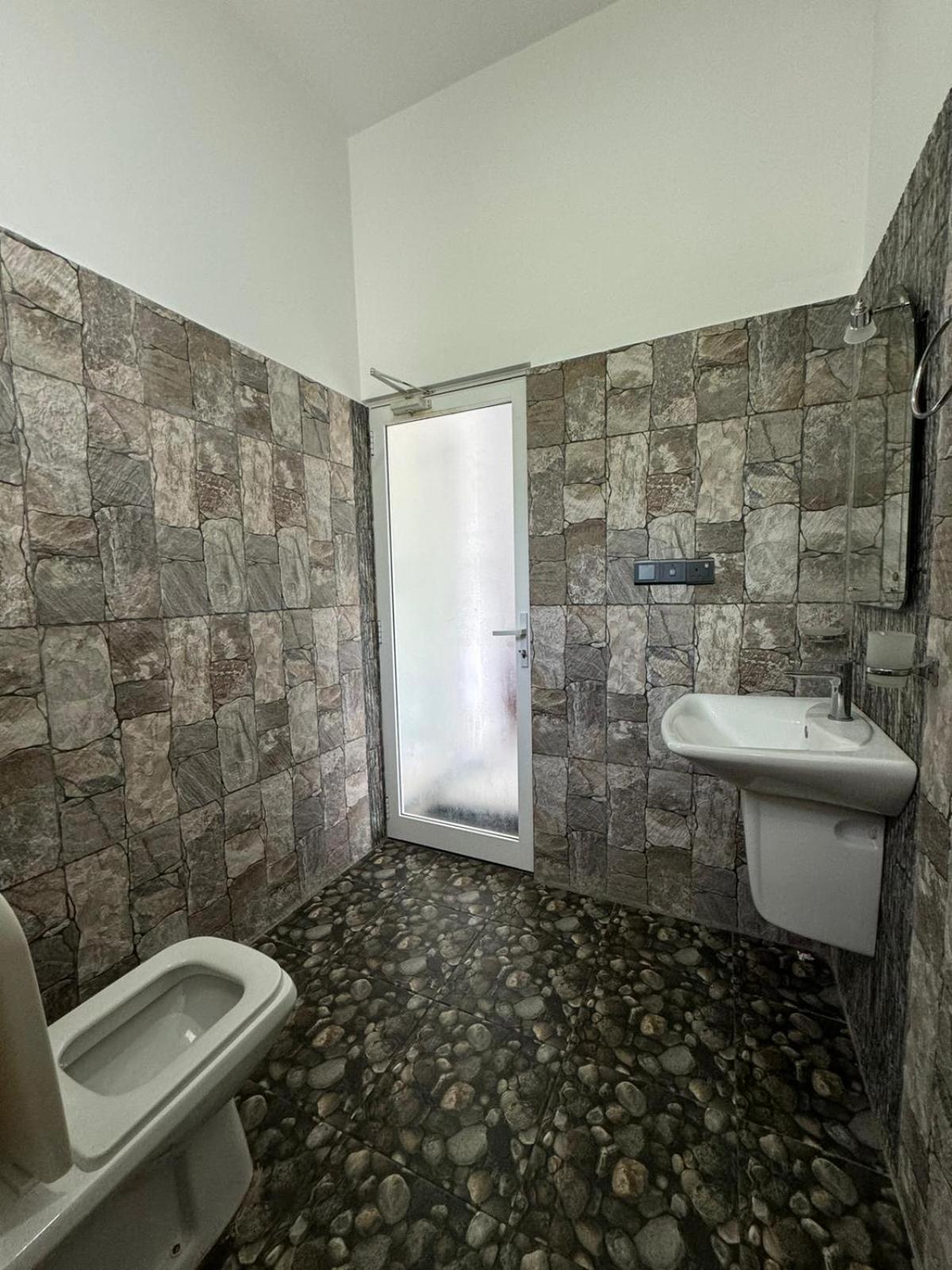 Sambo White House Hikkaduwa - 5BD Entire Villa
