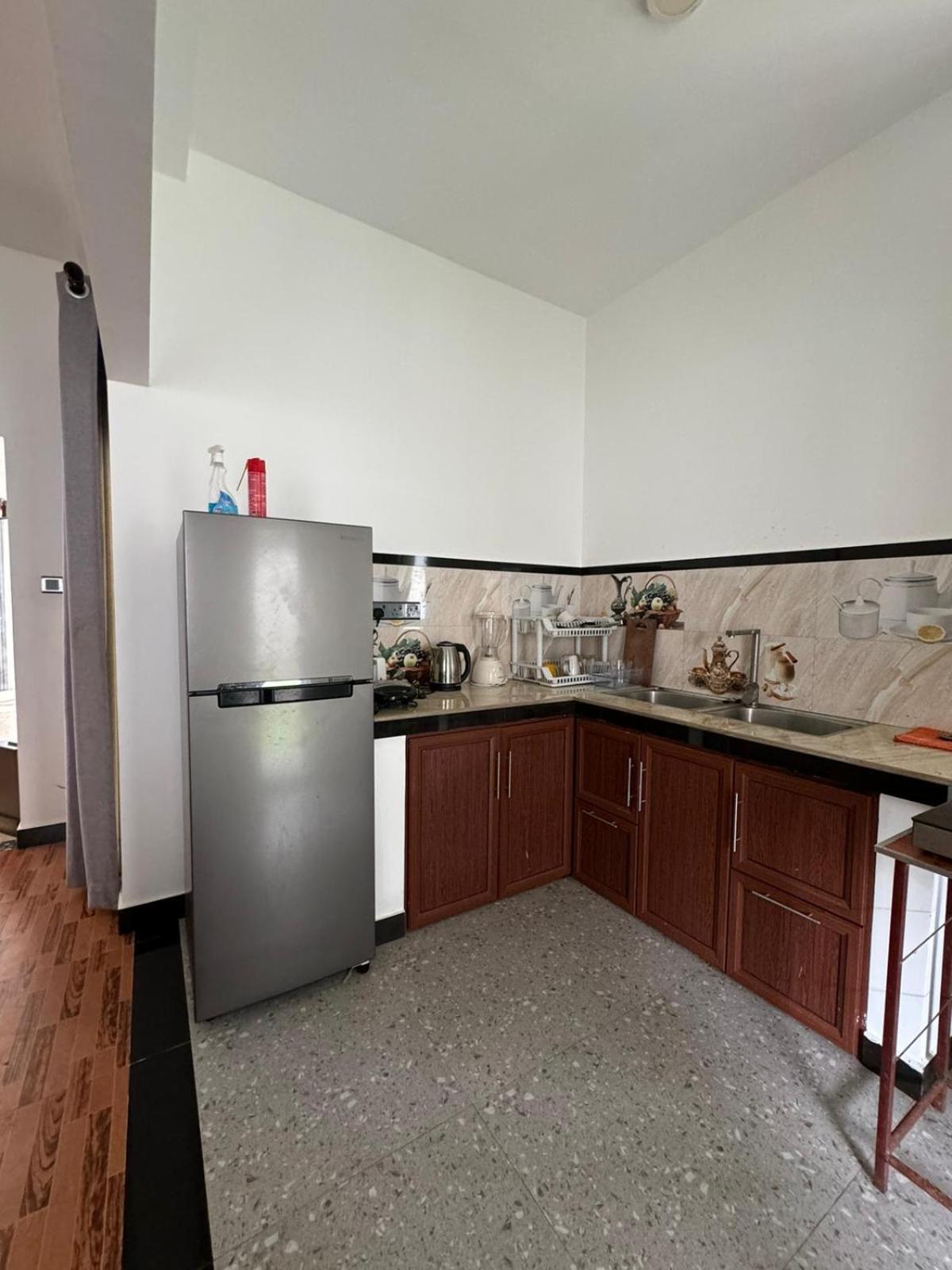 Sambo White House Hikkaduwa - 5BD Entire Villa