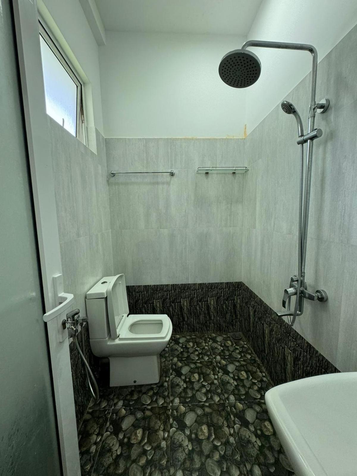 Sambo White House Hikkaduwa - 5BD Entire Villa