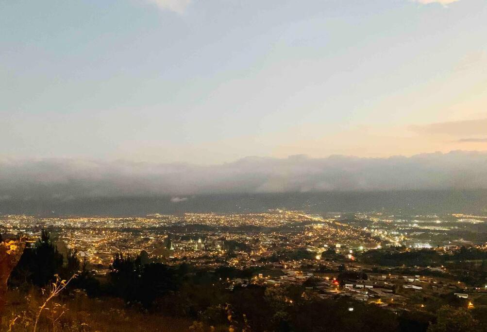 Country house with an incredible view to the city