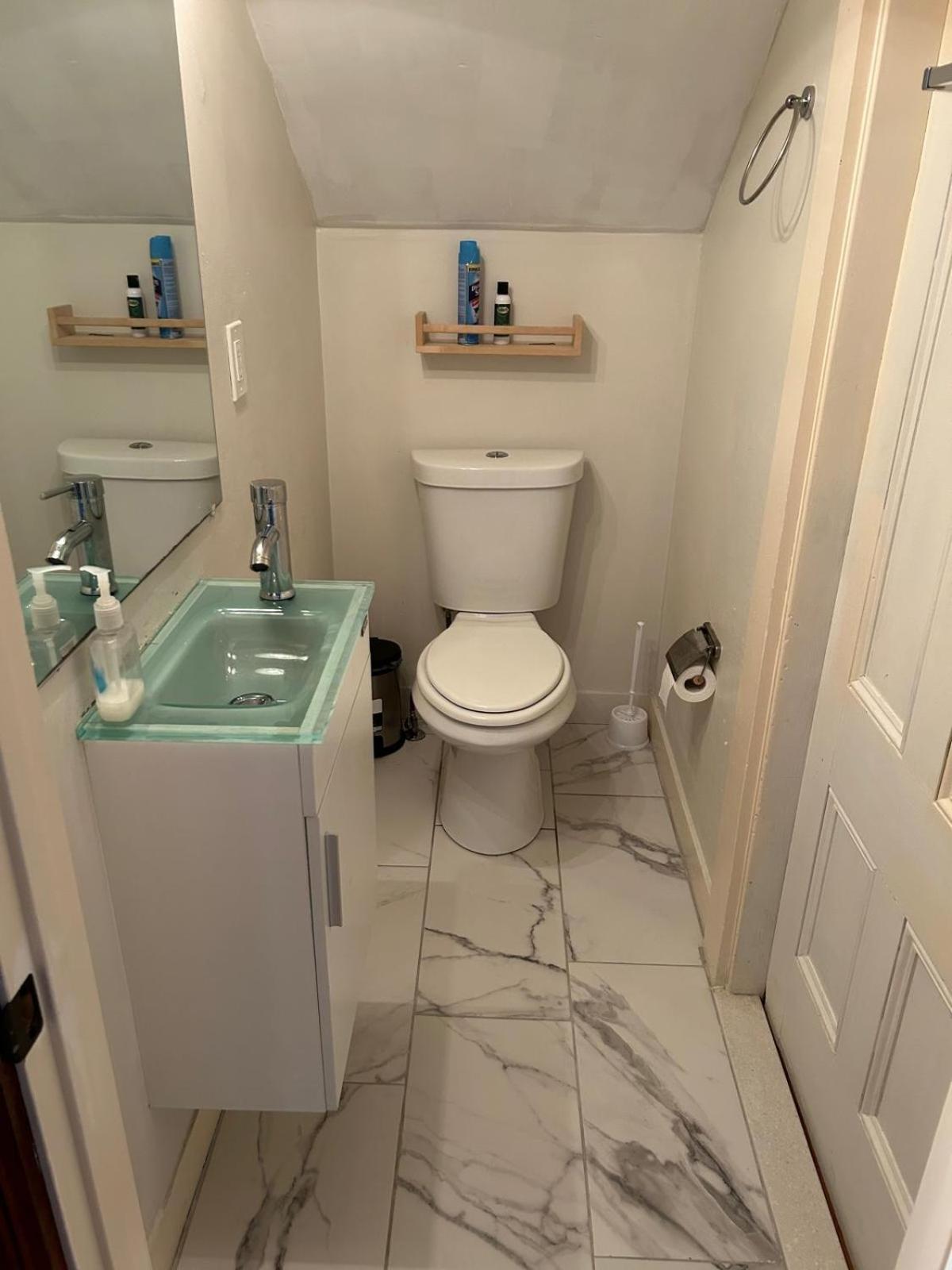 HomeStay Near Downtown Boston - Andrew Station Area