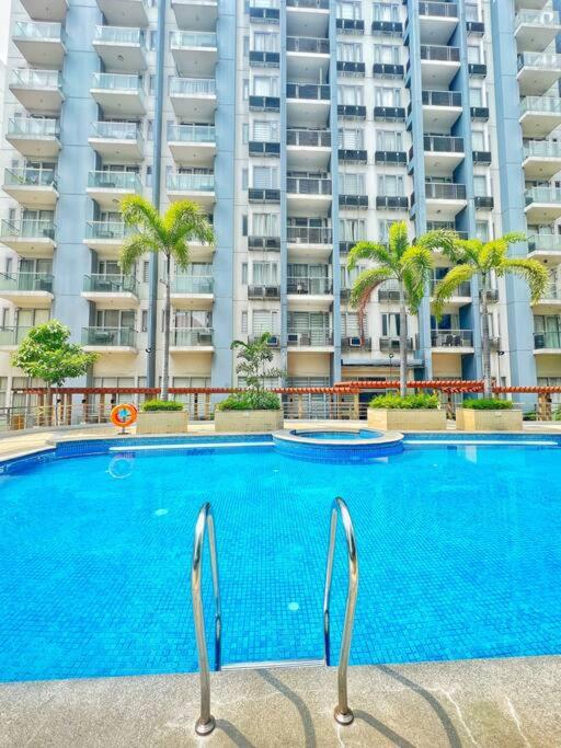 Nara Homes at Palm Tree Villas in front of NAIA Terminal 3 view 2
