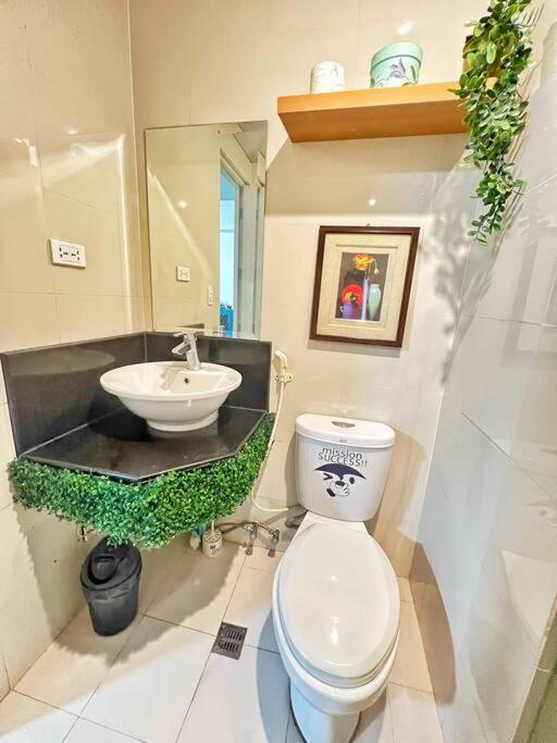 Nara Homes at Palm Tree Villas in front of NAIA Terminal 3 view 4