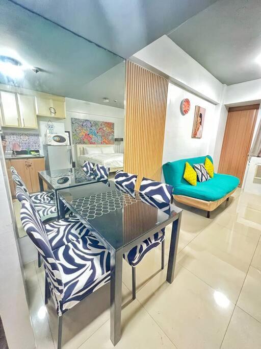 Nara Homes at Palm Tree Villas in front of NAIA Terminal 3 view 3