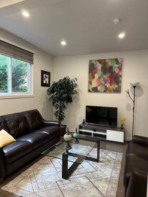 New, Private Stay Downtown Ottawa - minimum 30 day stay