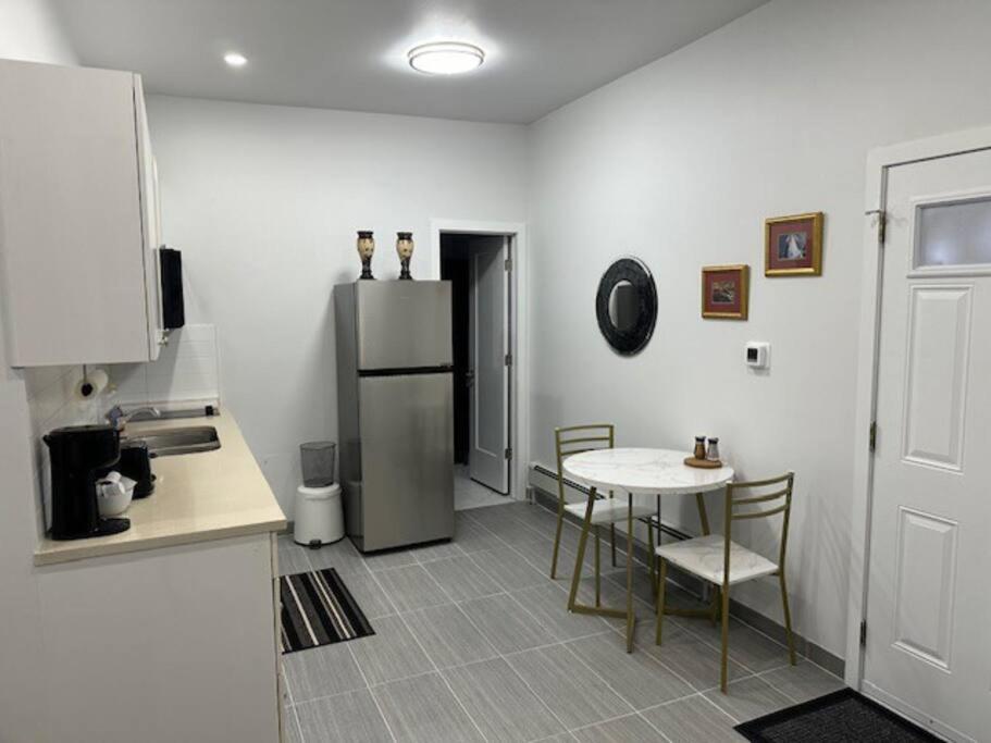 New, Private Stay Downtown Ottawa - minimum 30 day stay