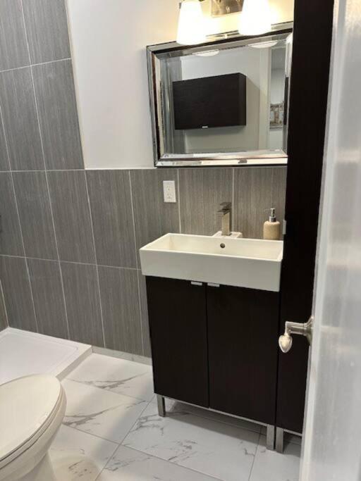 New, Private Stay Downtown Ottawa - minimum 30 day stay