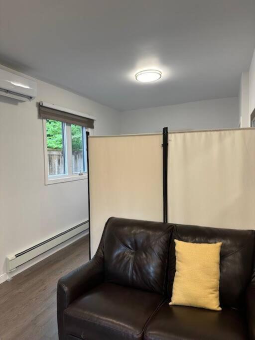 New, Private Stay Downtown Ottawa - minimum 30 day stay