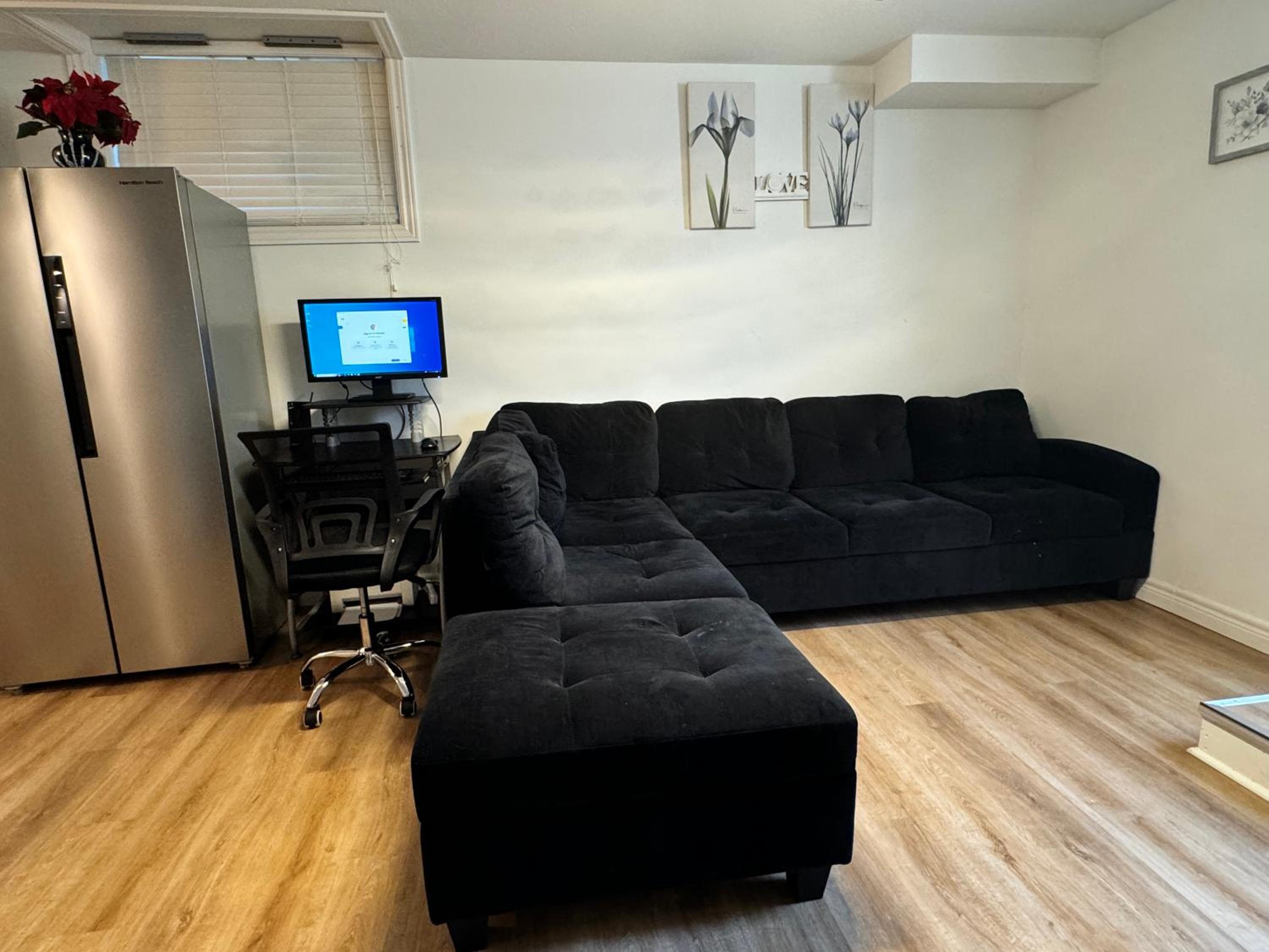 Cozy Haven 2 bedroom Basement apartment with Treated water