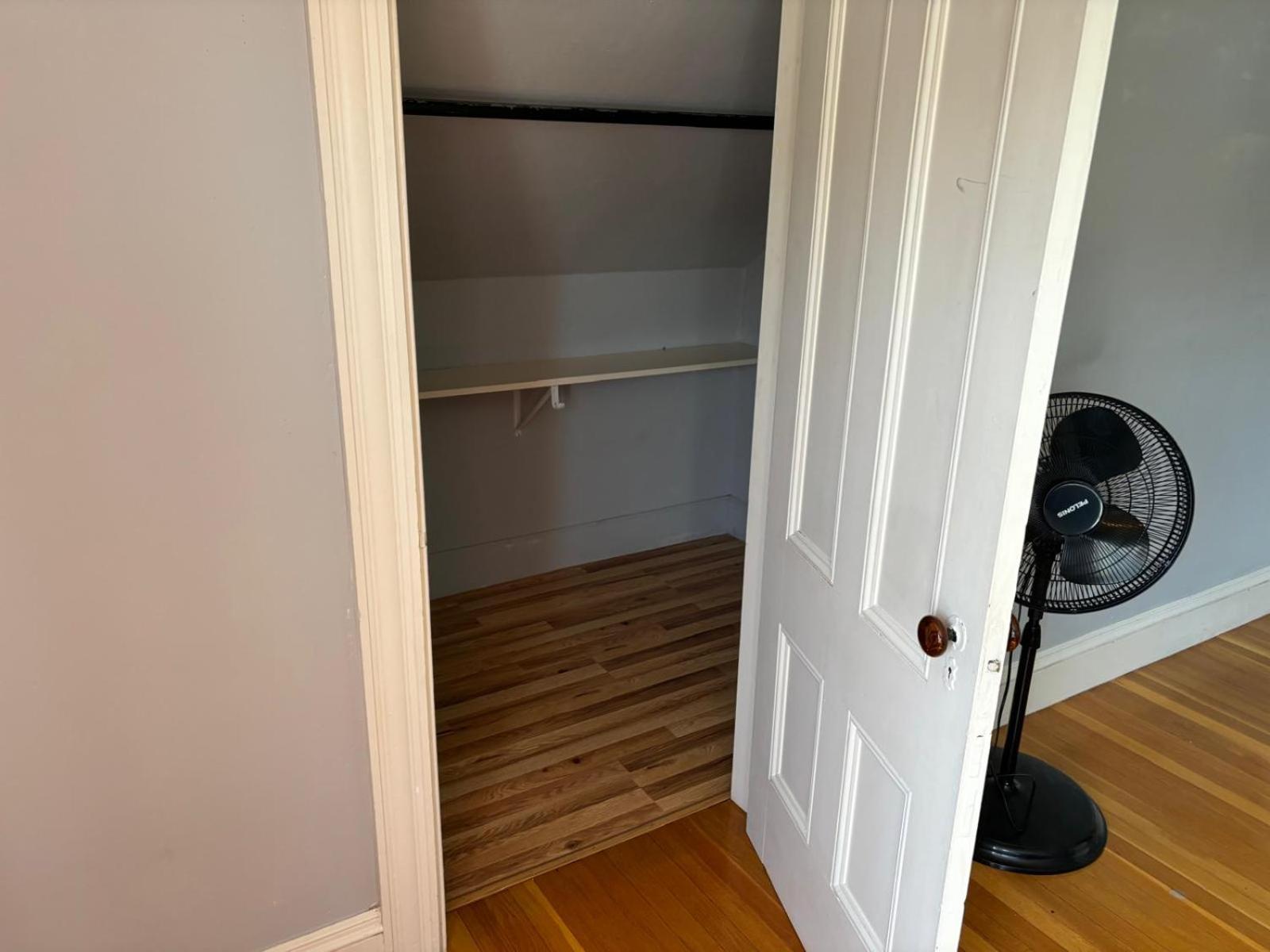 HomeStay Near Downtown Boston - Andrew Station Area