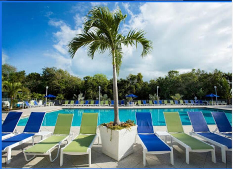 It's Tiki Time in the Keys Ocean Pointe 1413 view 5