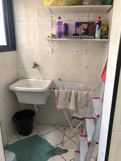 Apto 1 Dorm a 1 quadra da praia