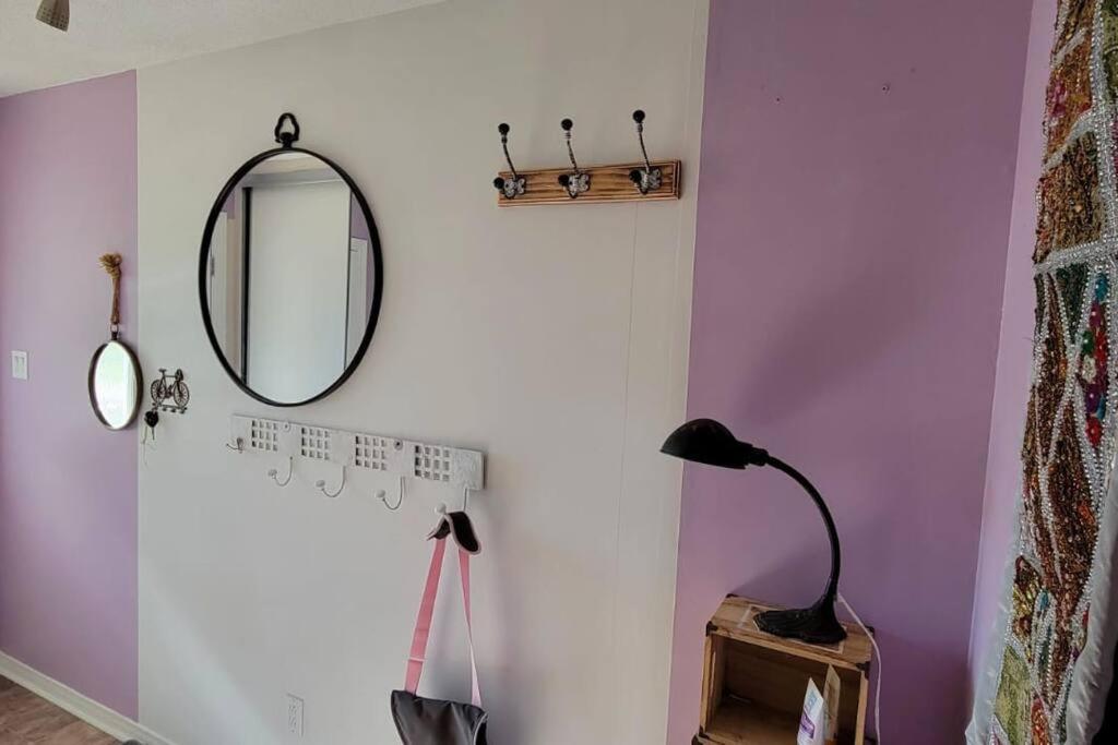 Charming 3 Bedroom House by Gatineau Park Home away from Home